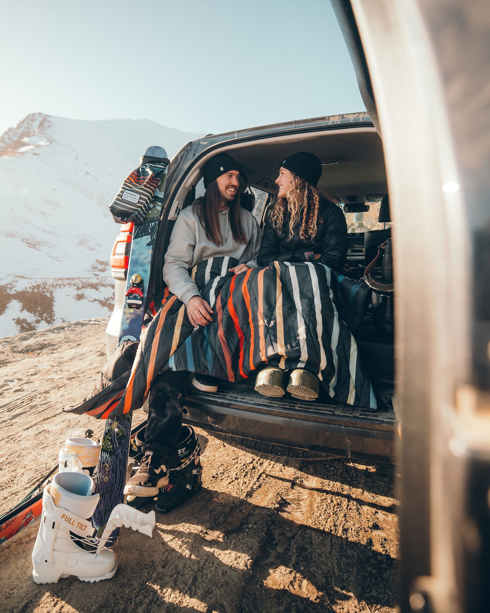 Why the Nomadix Puffer Blanket is the Perfect Gift for Your Adventure-Loving Friends and Family