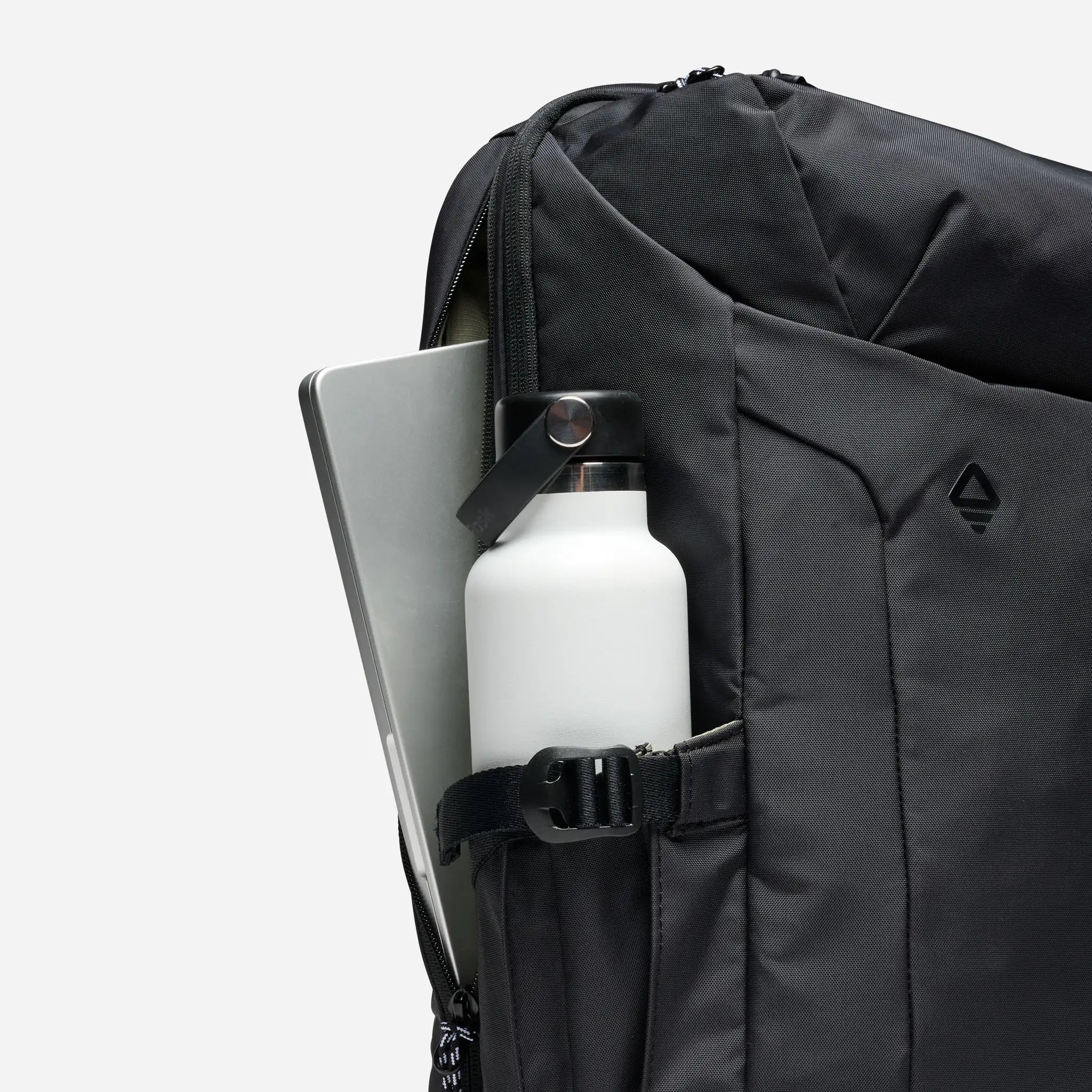 25L Daytripper Backpack: FFRF Eagle