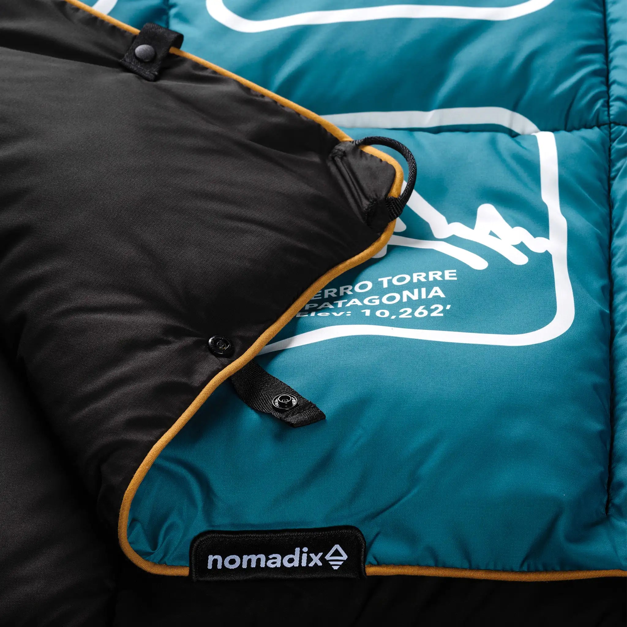 Graphene Puffer Blanket: Peaks of the World Teal Ocean