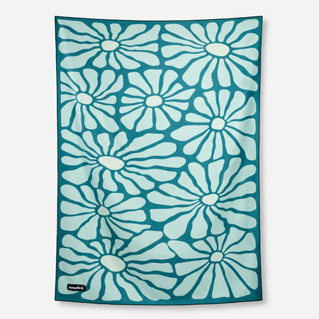 Nomadix Blanket Towel: Lazy Daisy Seafoam Green