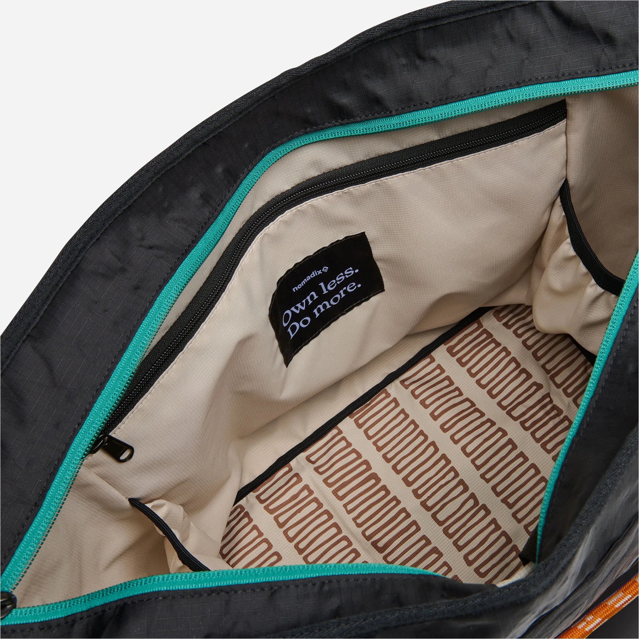 DayTripper Tote: Raven Black