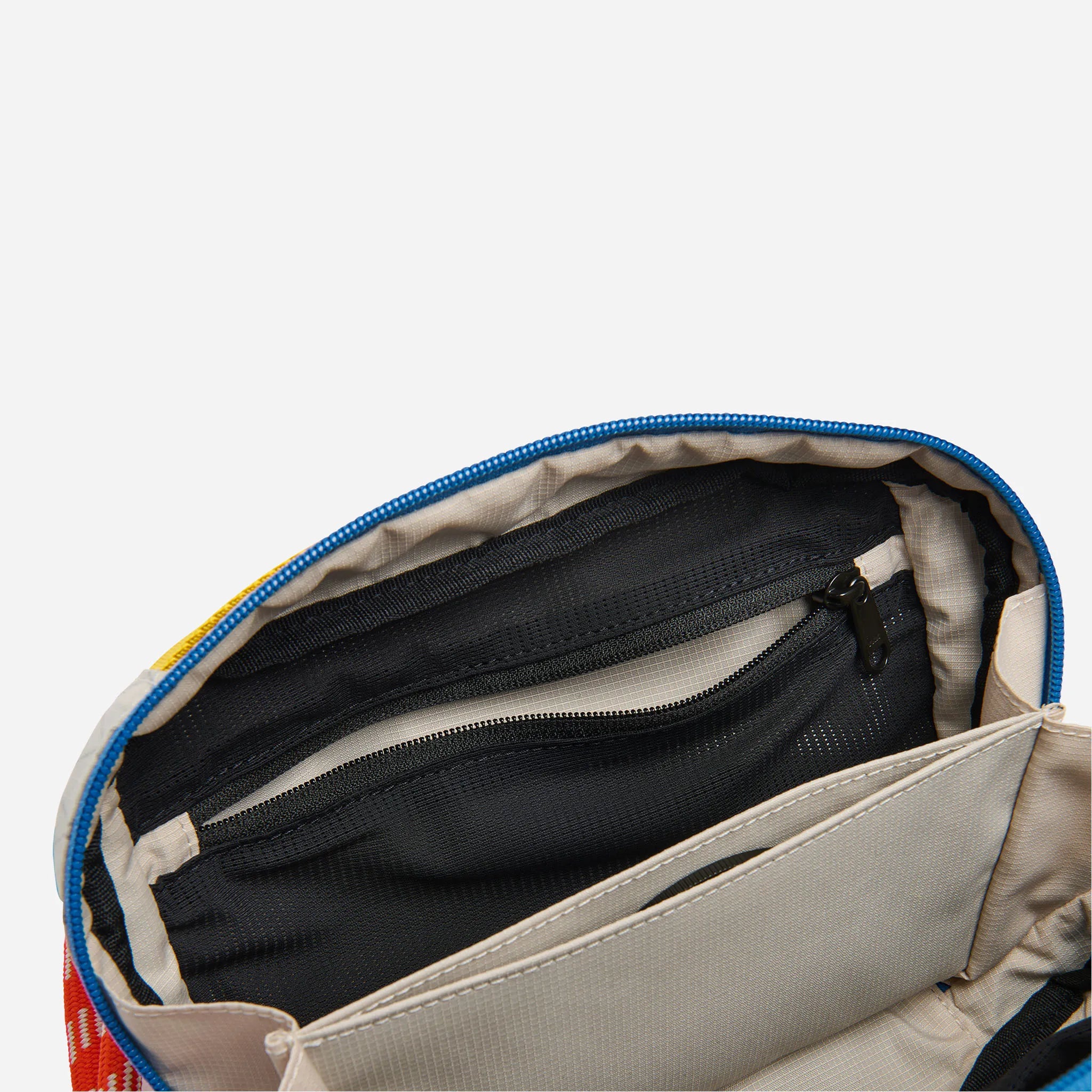 Traveler Tech Sling: Driftwood Off-White