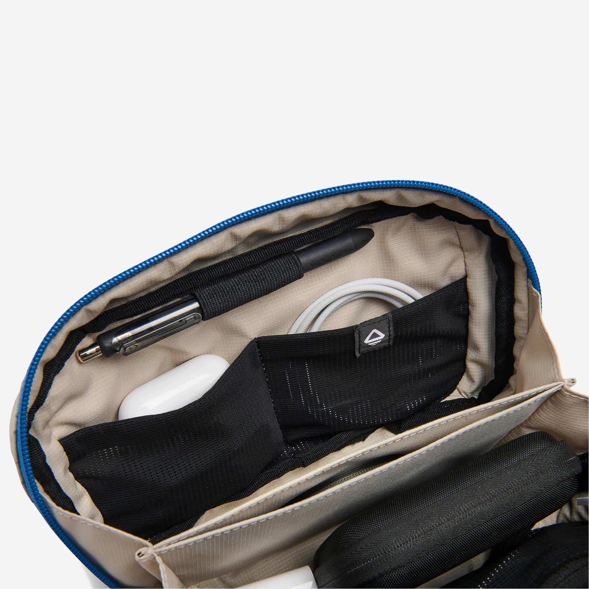 Traveler Tech Sling: Driftwood Off-White