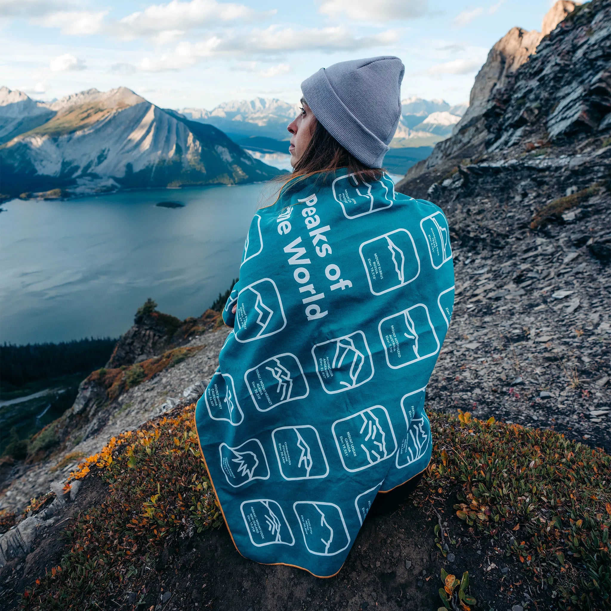 Ultralight Towel: Peaks of the World Teal Ocean – Nomadix