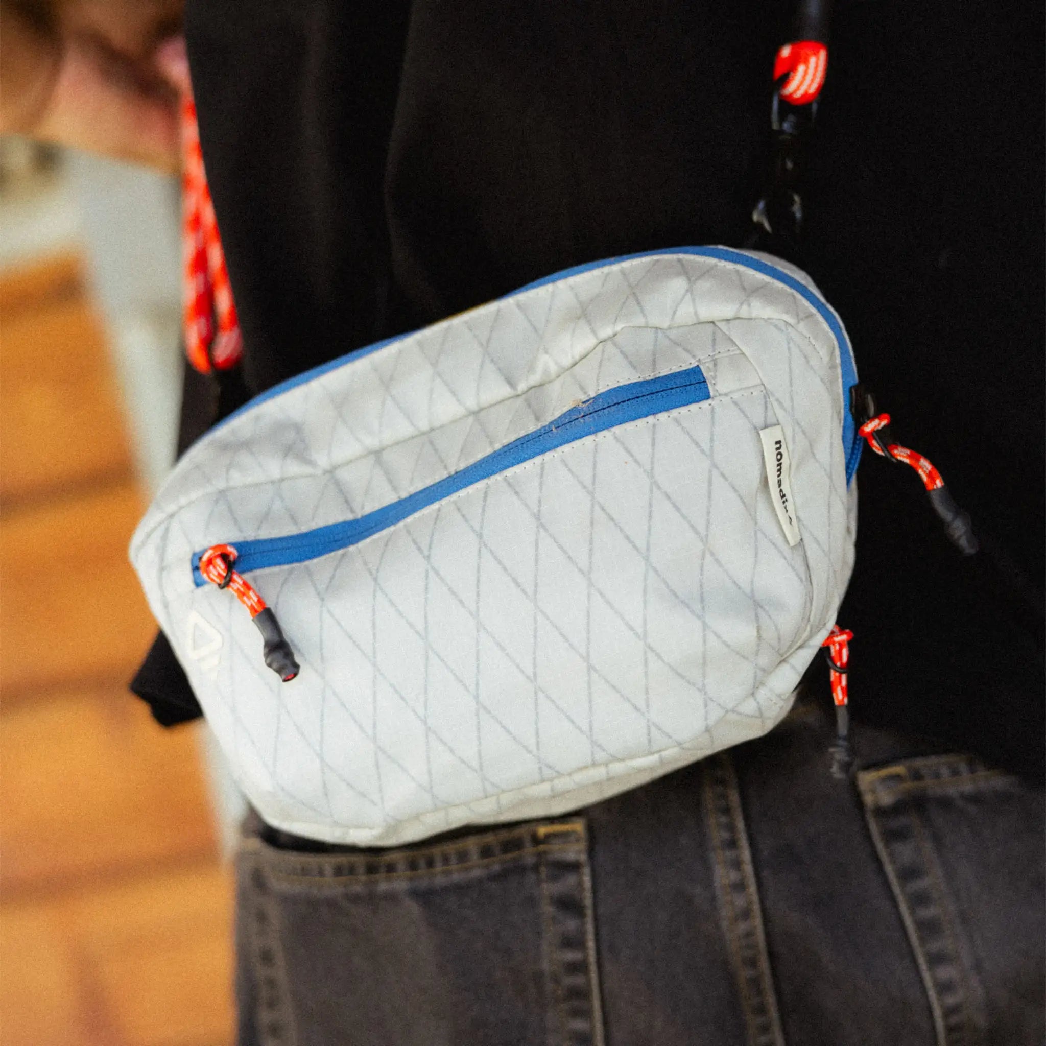 Traveler Tech Sling: Driftwood Off-White