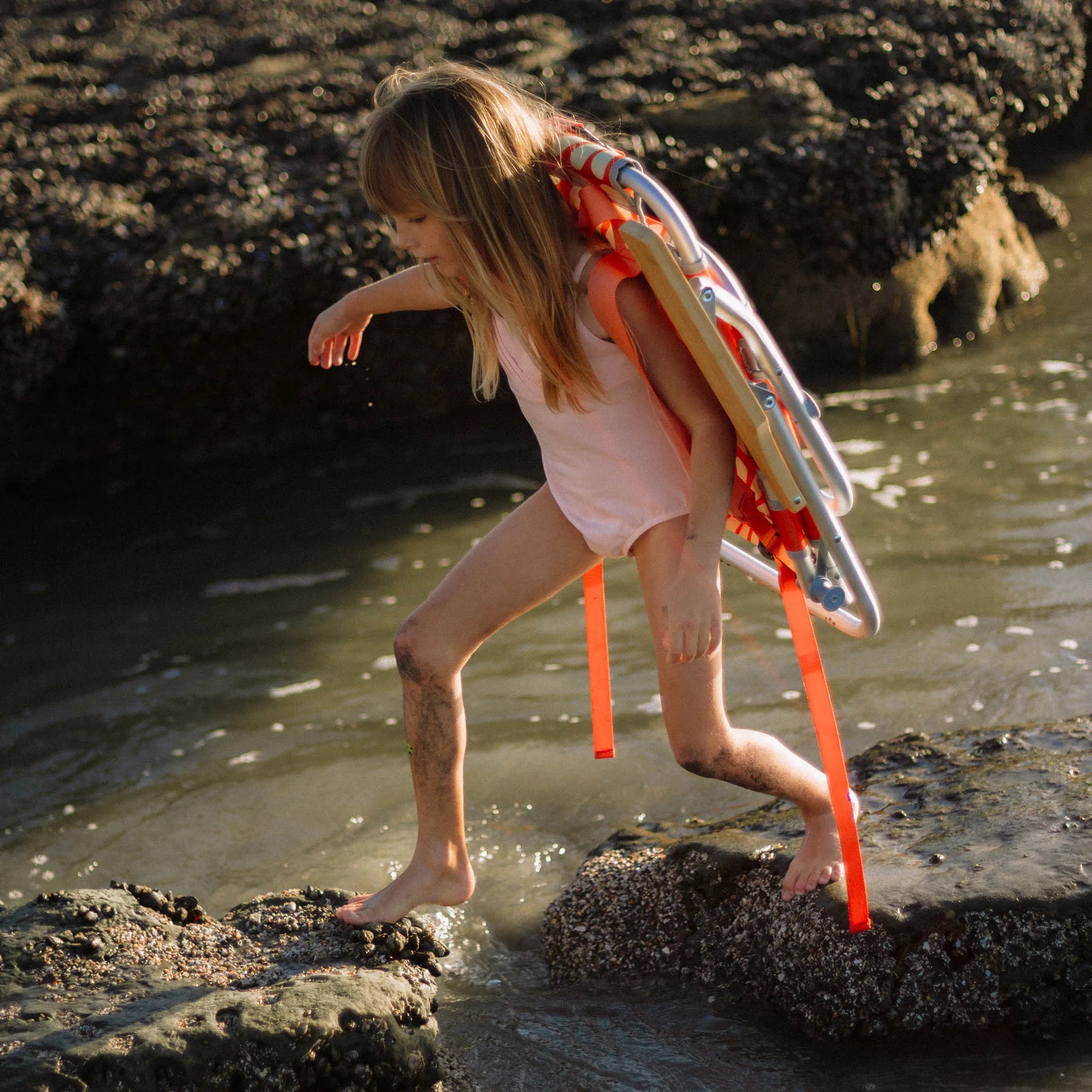 Easy Chair: Big Flowers Expedition Orange – Nomadix
