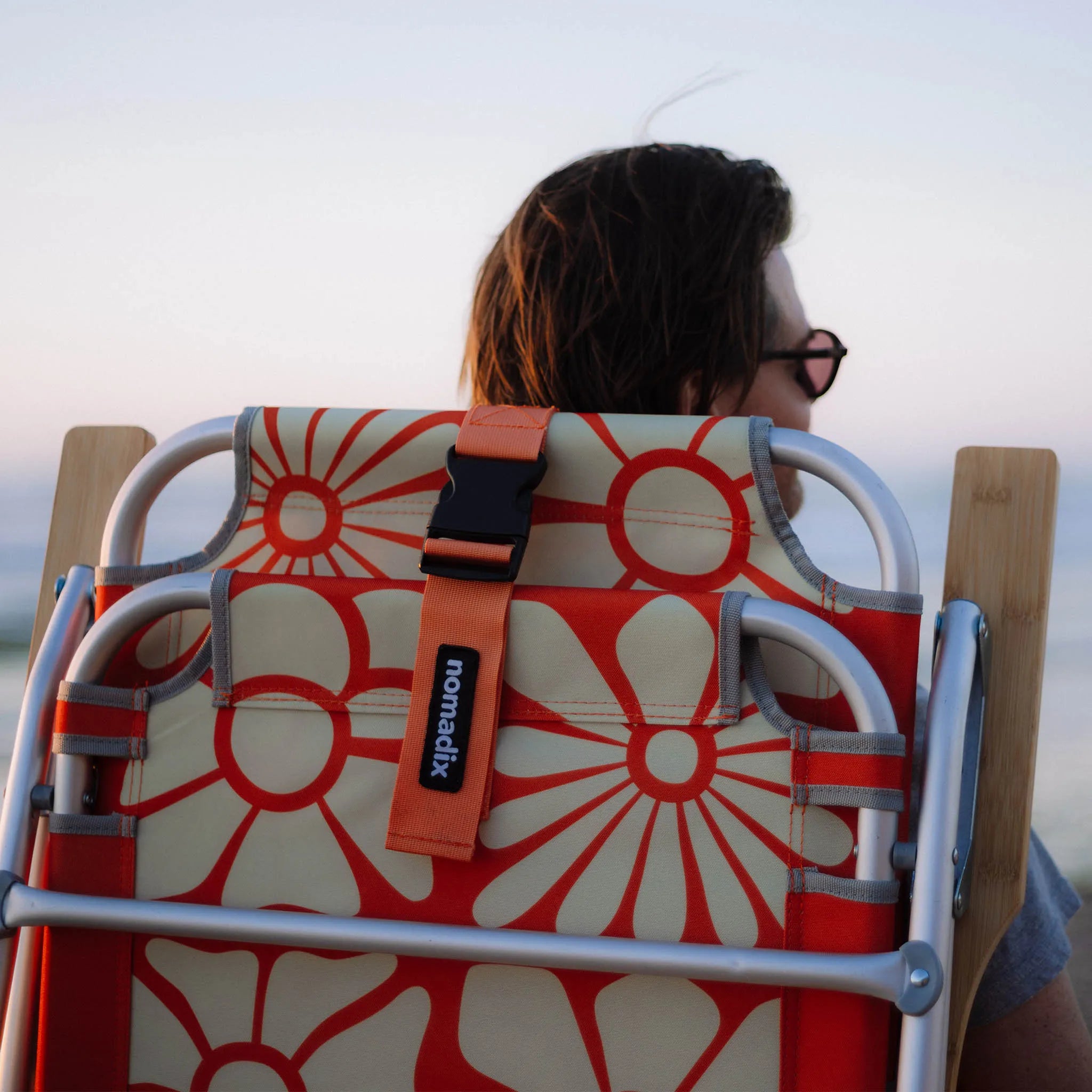 Easy Chair: Big Flowers Expedition Orange – Nomadix