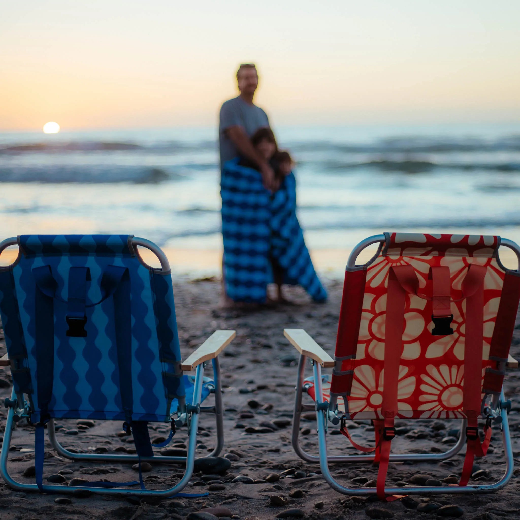 Easy Chair: Big Flowers Expedition Orange – Nomadix
