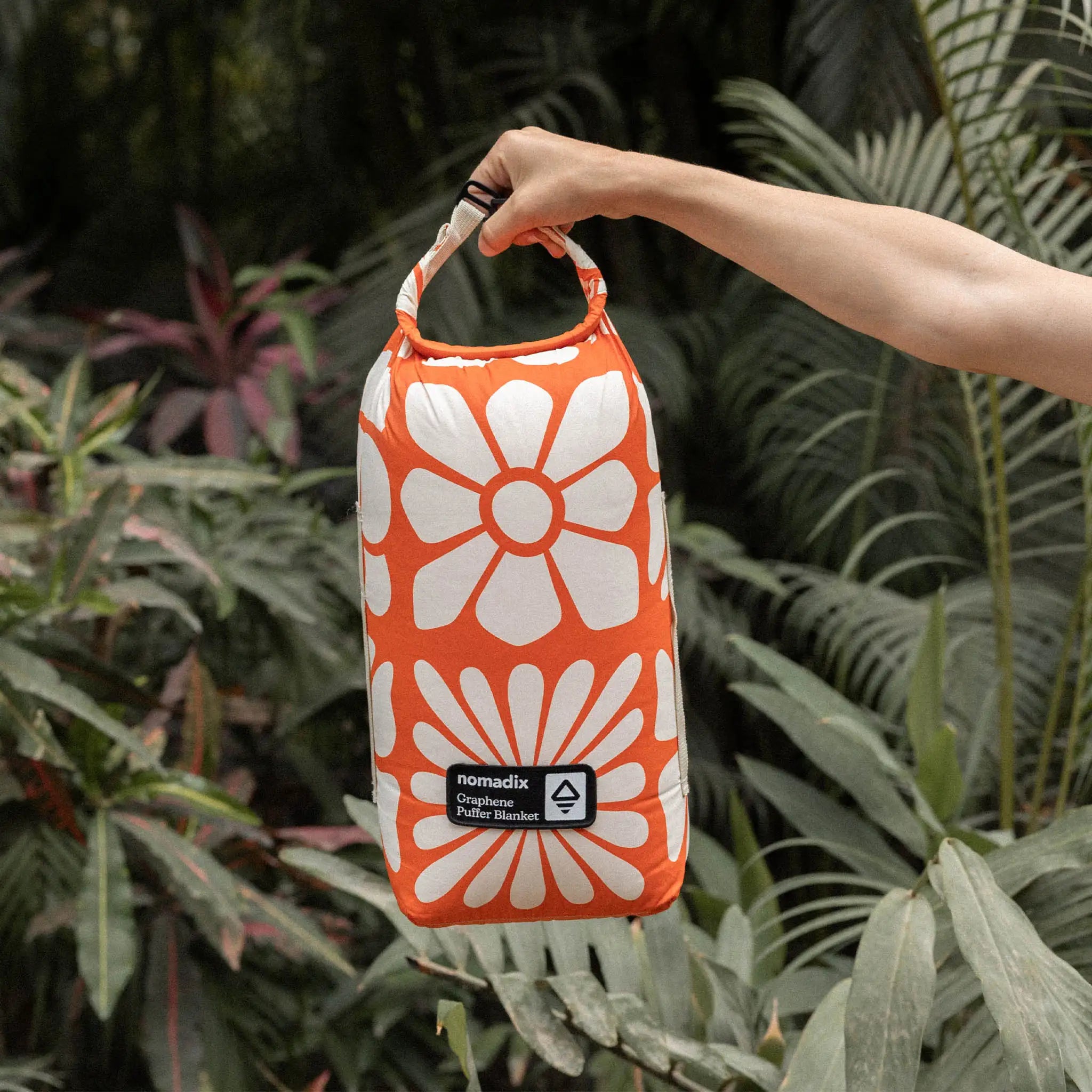 Graphene Puffer Blanket: Big Flowers Expedition Orange – Nomadix