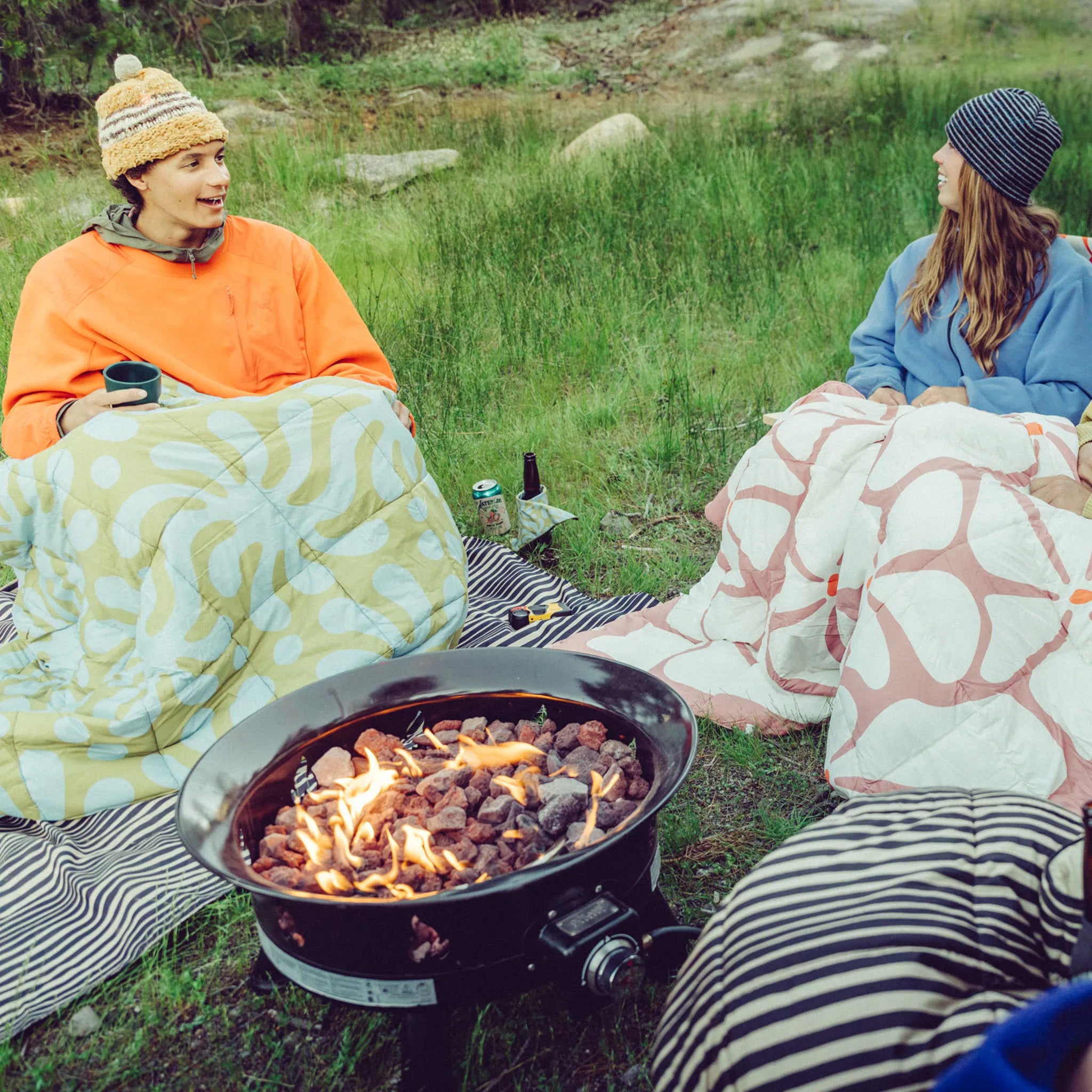 Graphene Puffer Blanket | 2-in-1 Insulated Camp Blanket – Nomadix