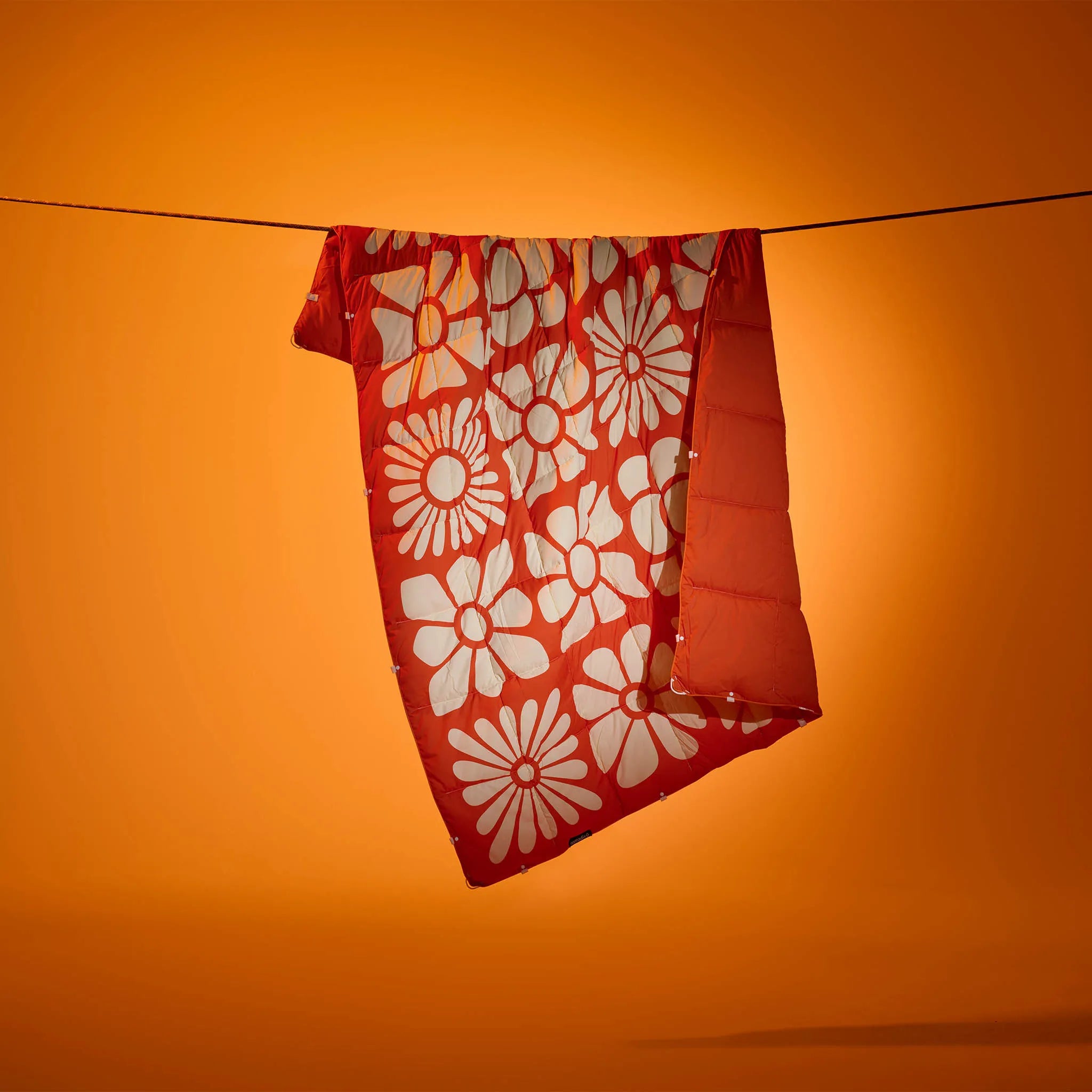 Graphene Puffer Blanket: Big Flowers Expedition Orange – Nomadix