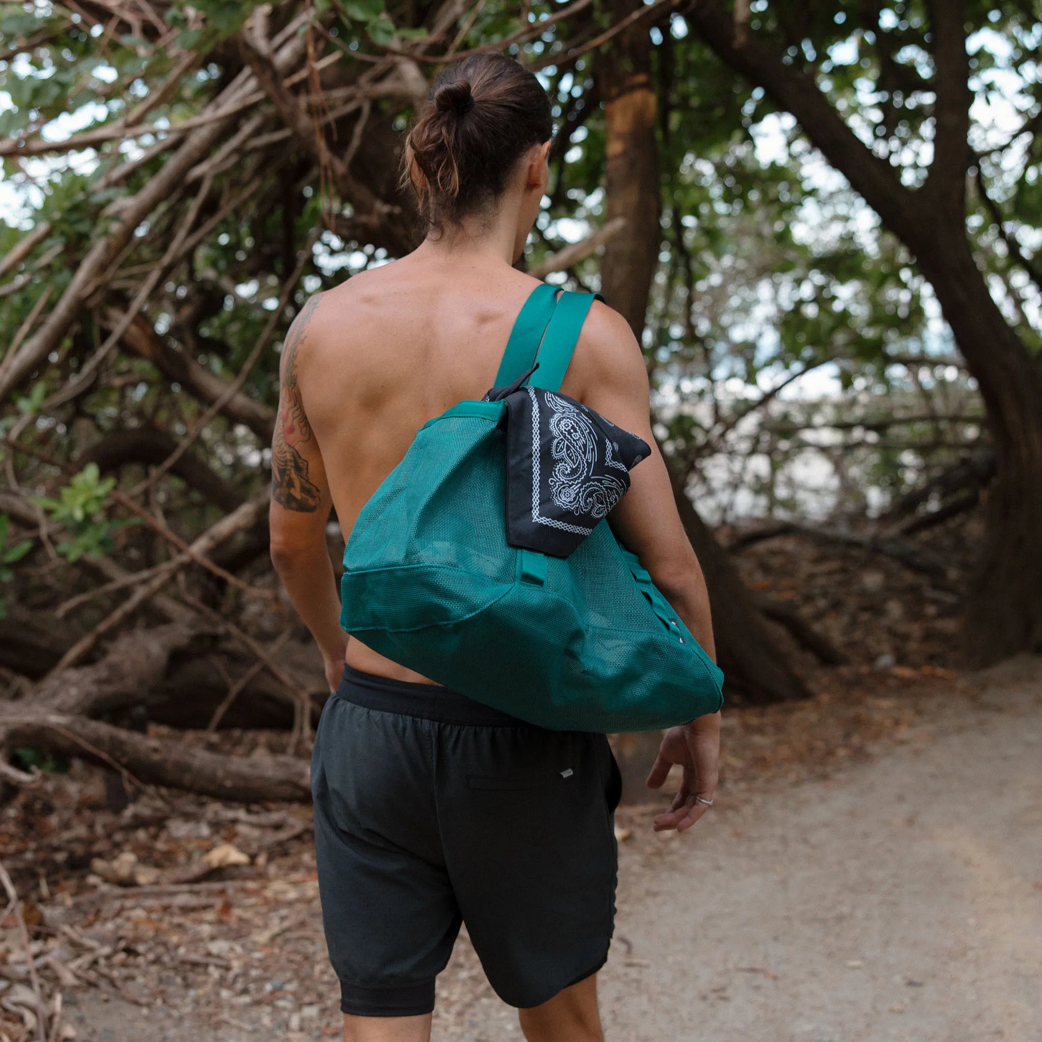 AirMesh Tote: Teal Ocean