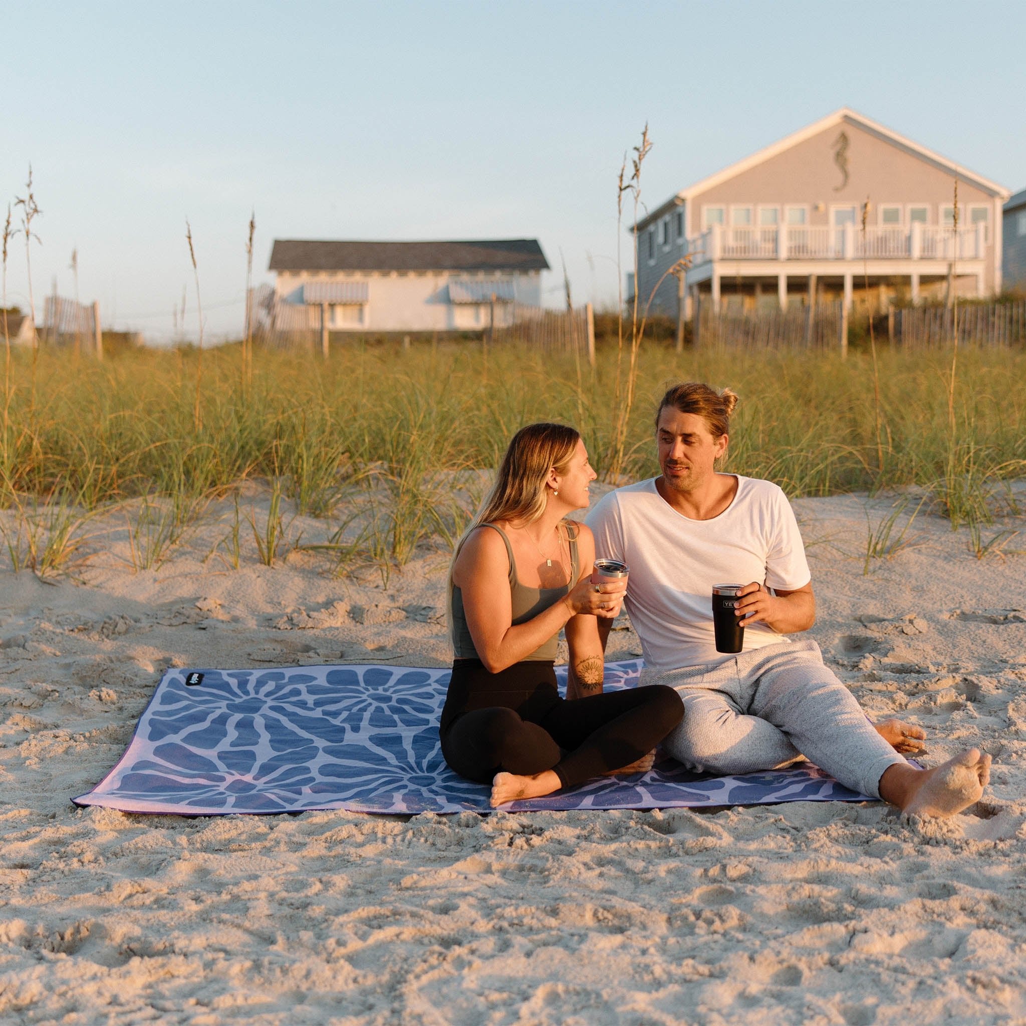 Blanket Towel: Lazy Daisy Dusk - Nomadix