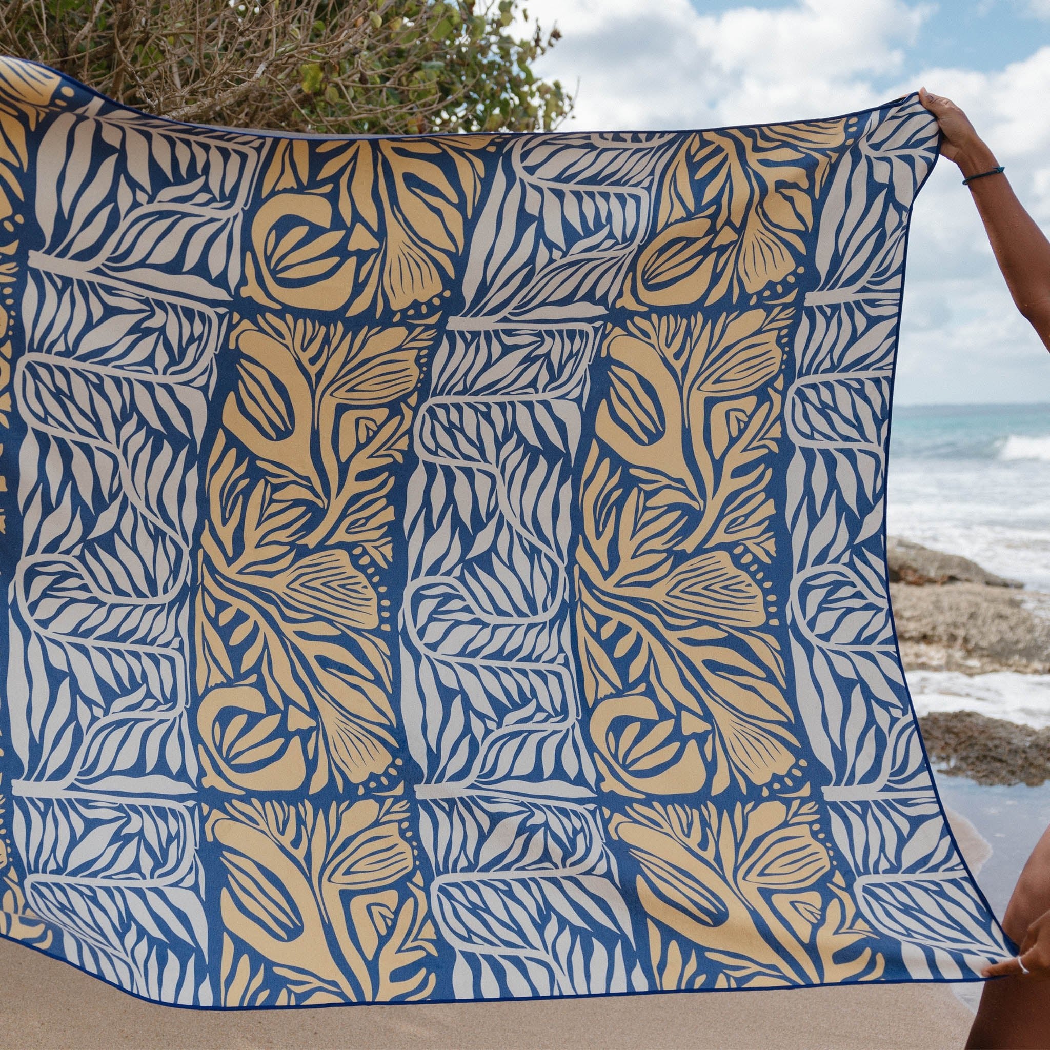 Blanket Towel: Paradise Golden Dusk - Nomadix