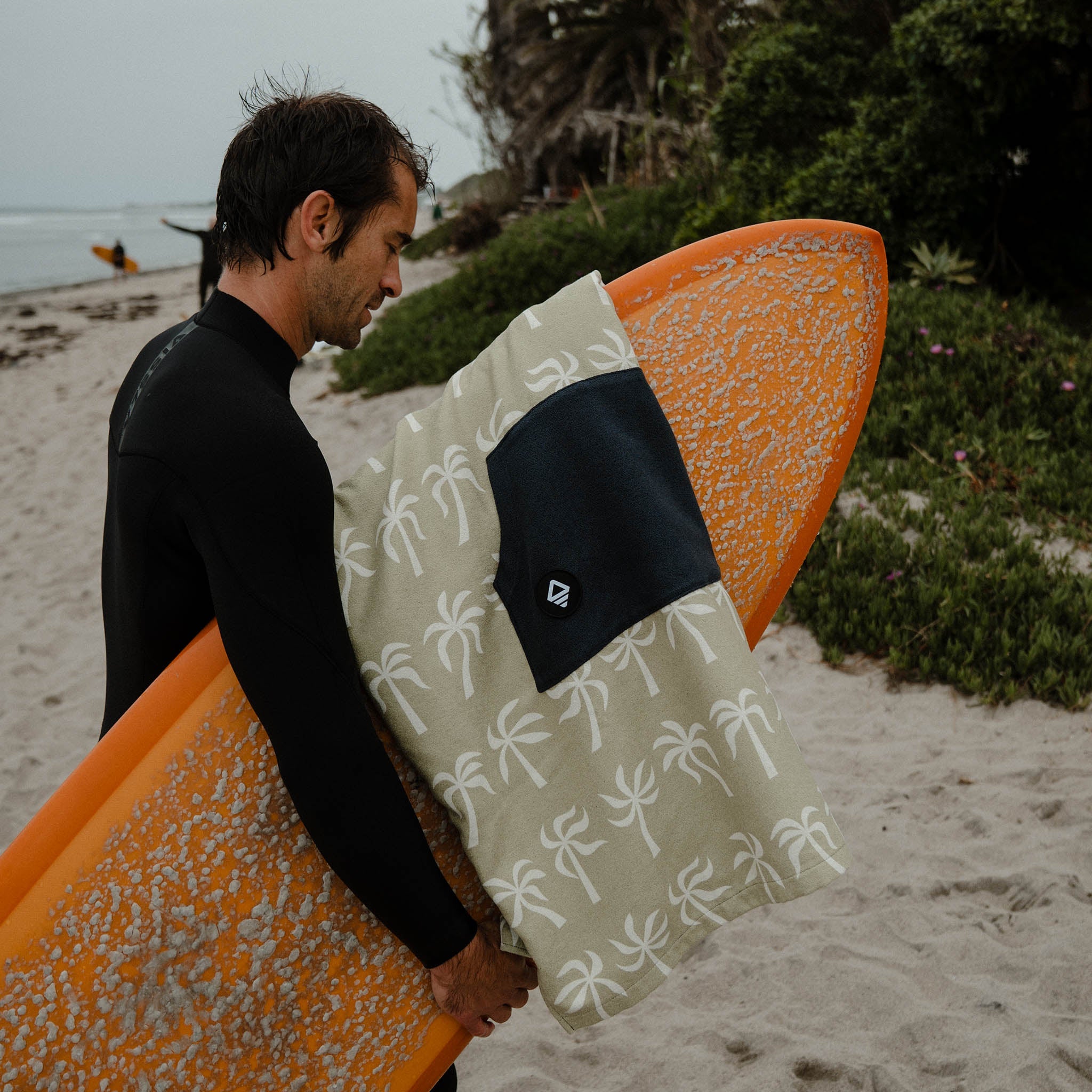 Changing Poncho: Breezy Palms Olive - Nomadix