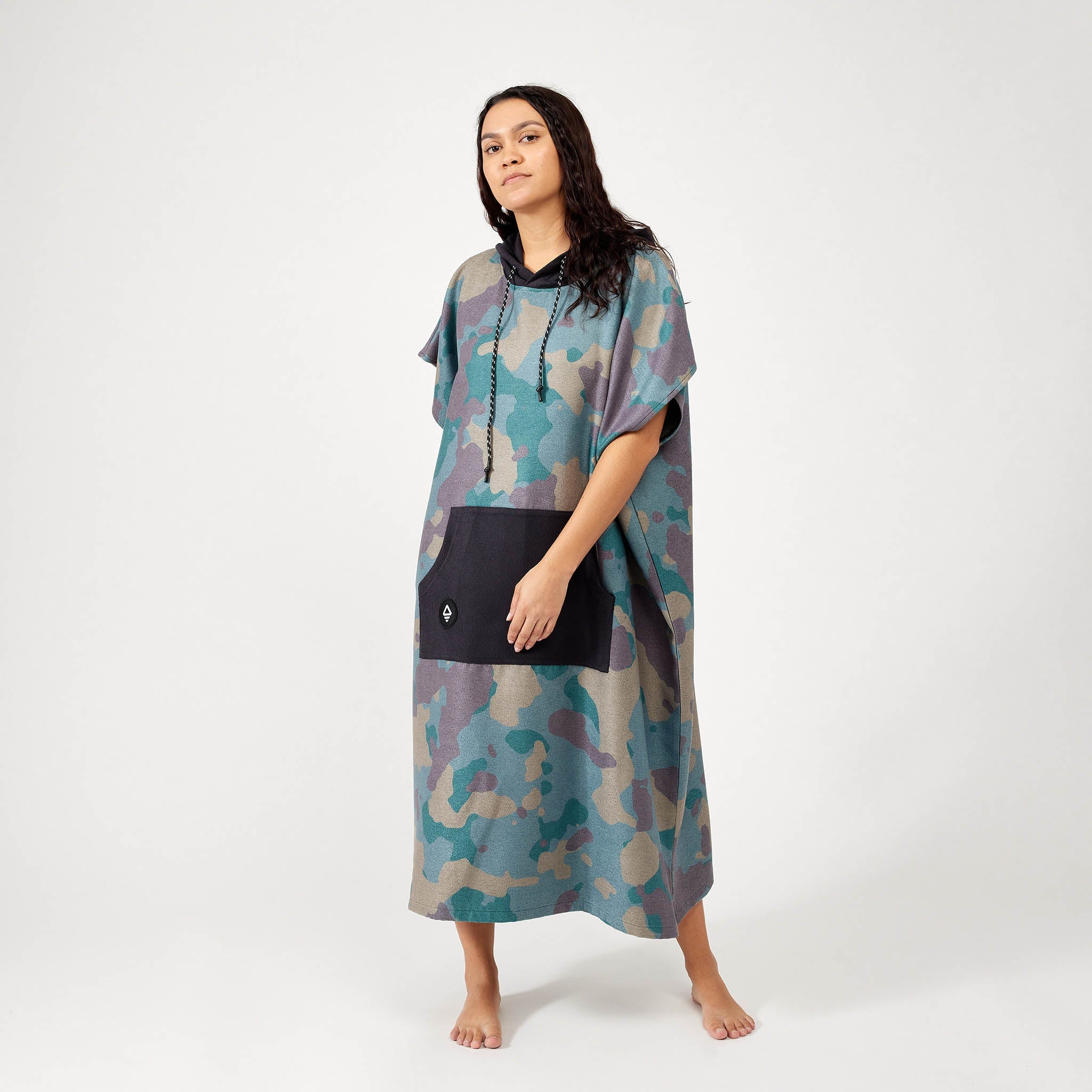 Changing Poncho: Camo Green - Nomadix