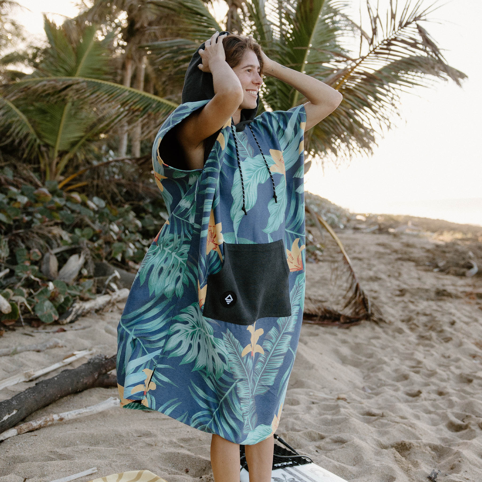 Changing Poncho: Palms Dusk - Nomadix