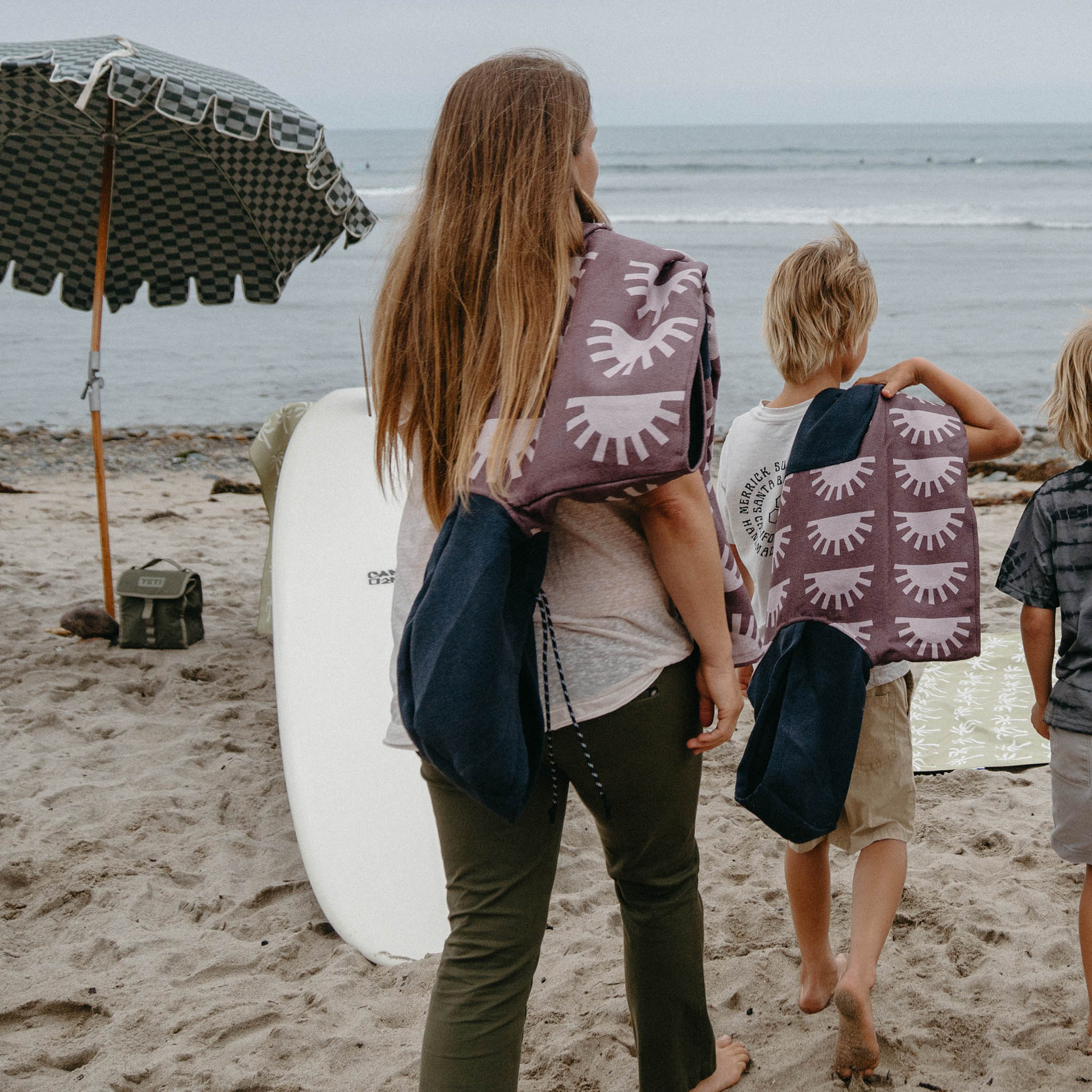 Changing Poncho: Sunshine Burgundy - Nomadix