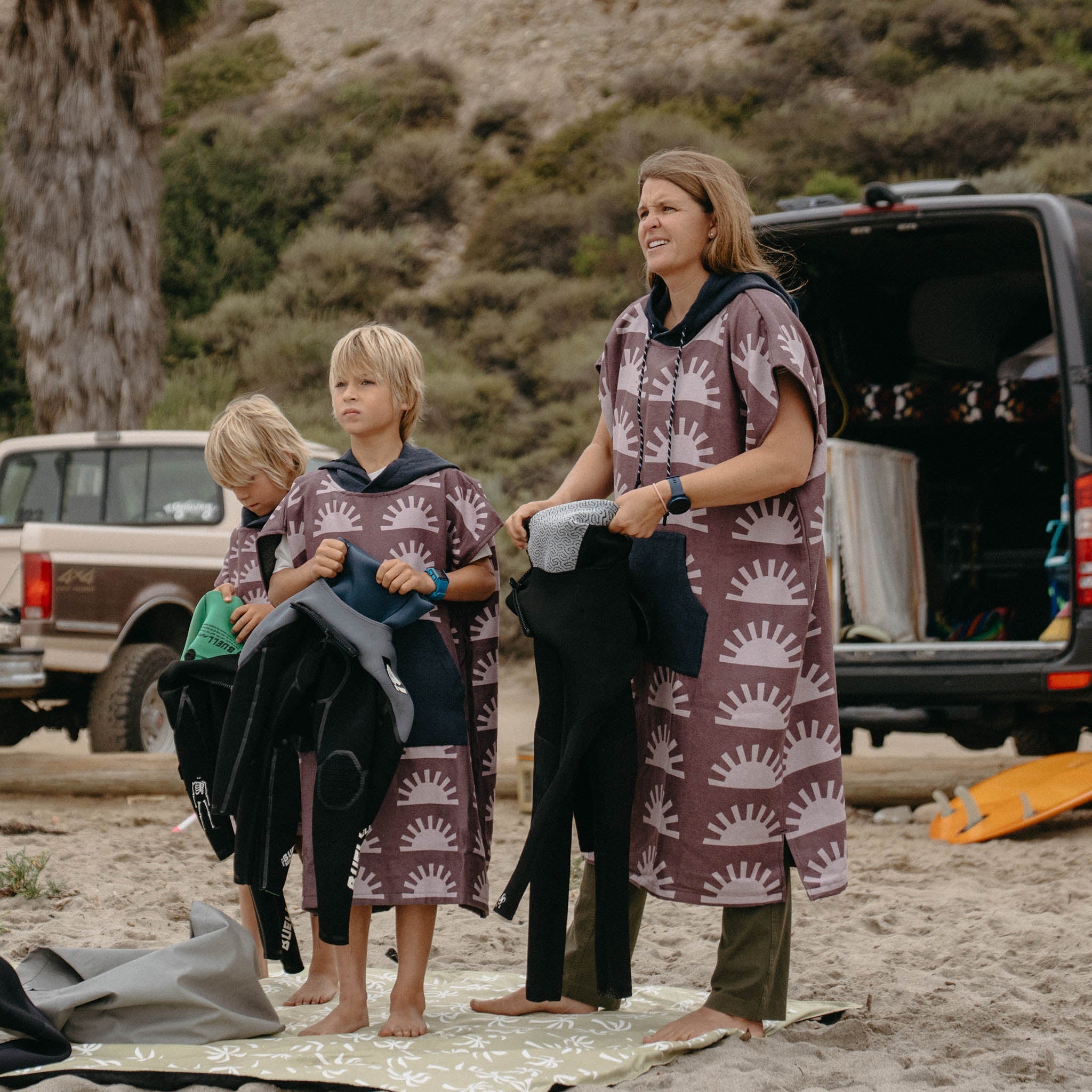 Changing Poncho: Sunshine Burgundy - Nomadix