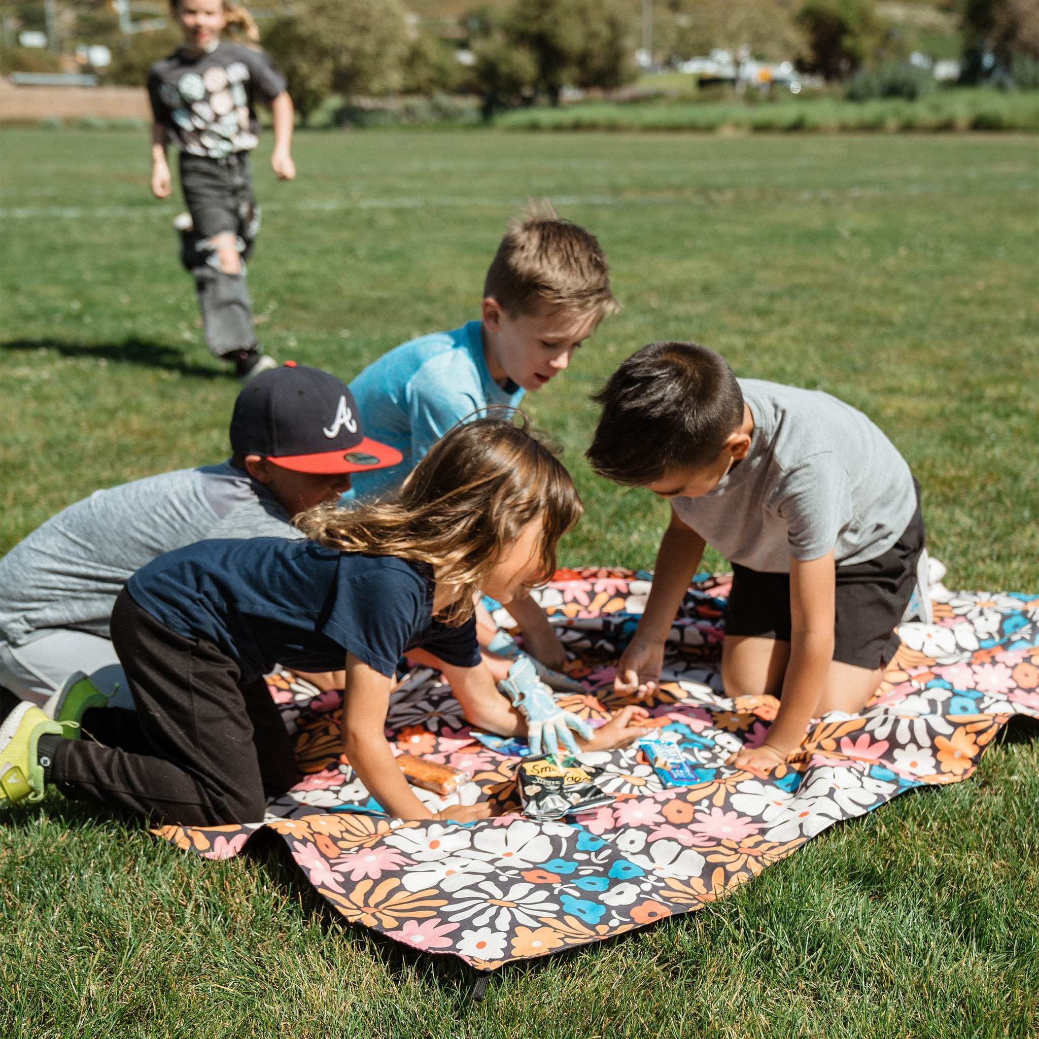 Festival Blanket: Hula Multi - Nomadix