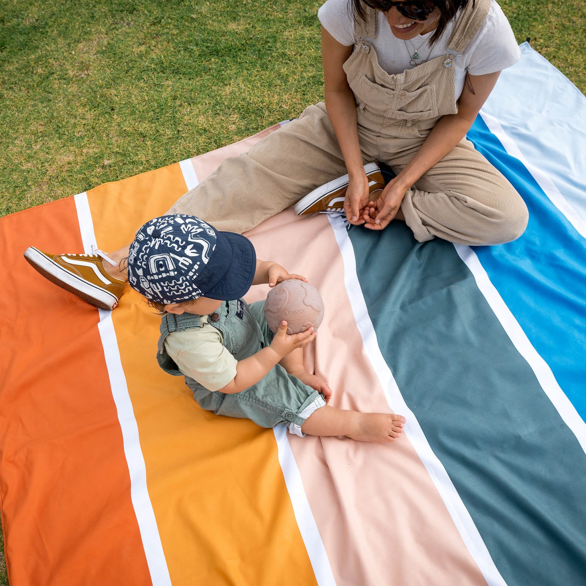 Nomadix Festival Blanket (Stripes Retro)