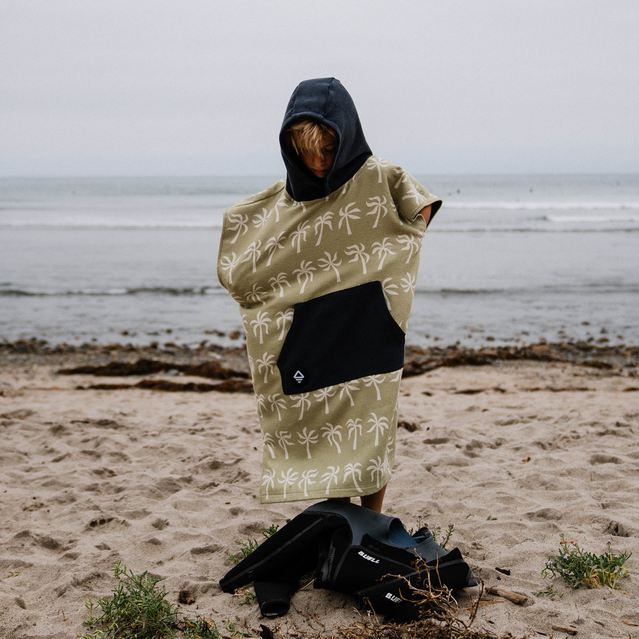 Kids Changing Poncho: Breezy Palms Olive - Nomadix