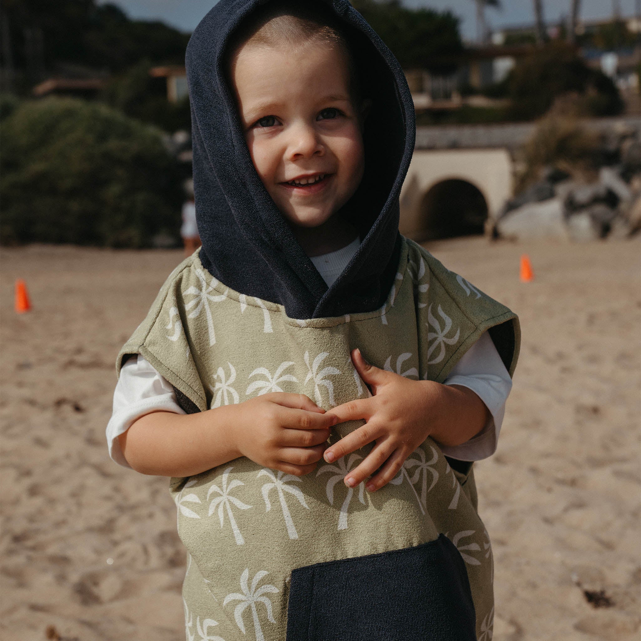 Kids Changing Poncho: Breezy Palms Olive - Nomadix