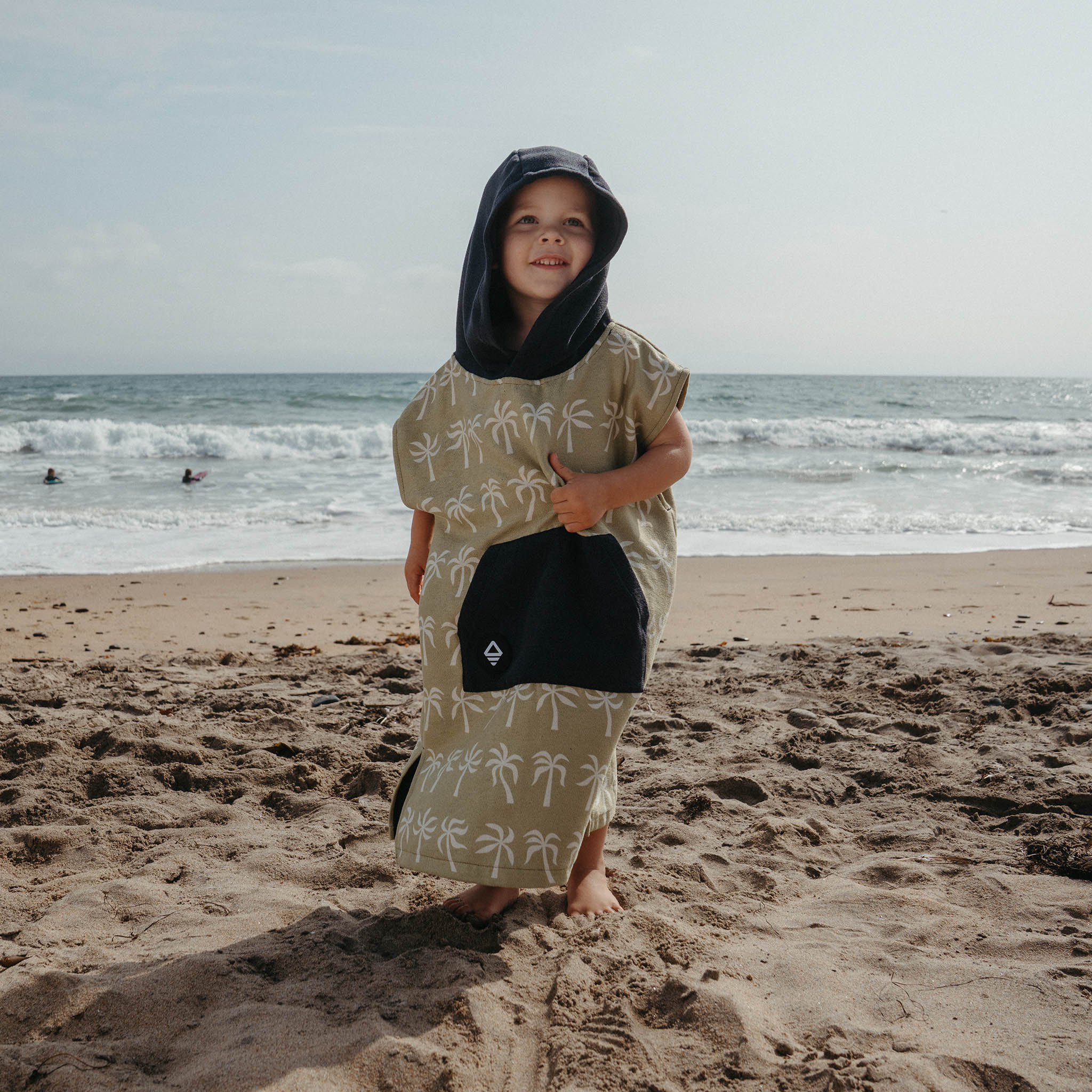 Kids Changing Poncho: Breezy Palms Olive - Nomadix