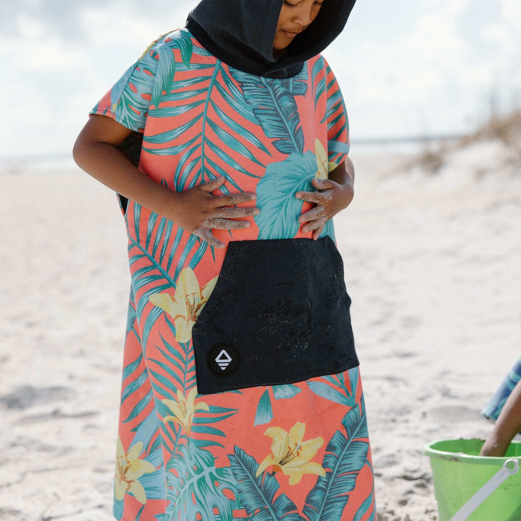 Kids Changing Poncho: Palms Coral - Nomadix