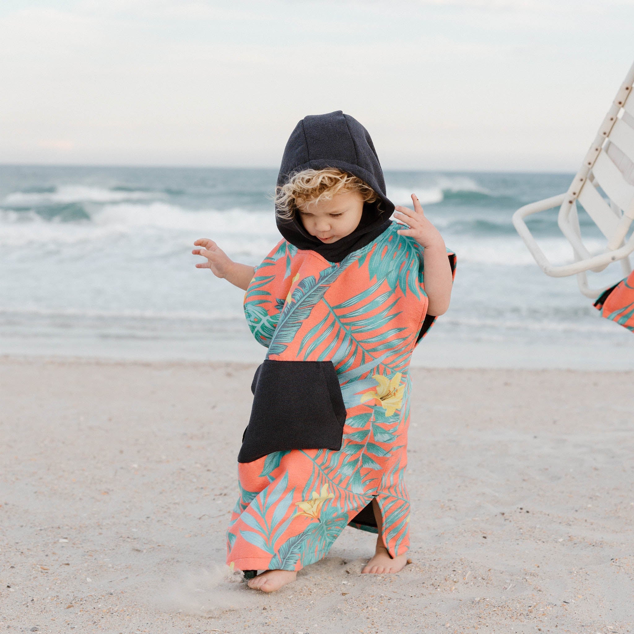 Kids Changing Poncho: Palms Coral - Nomadix