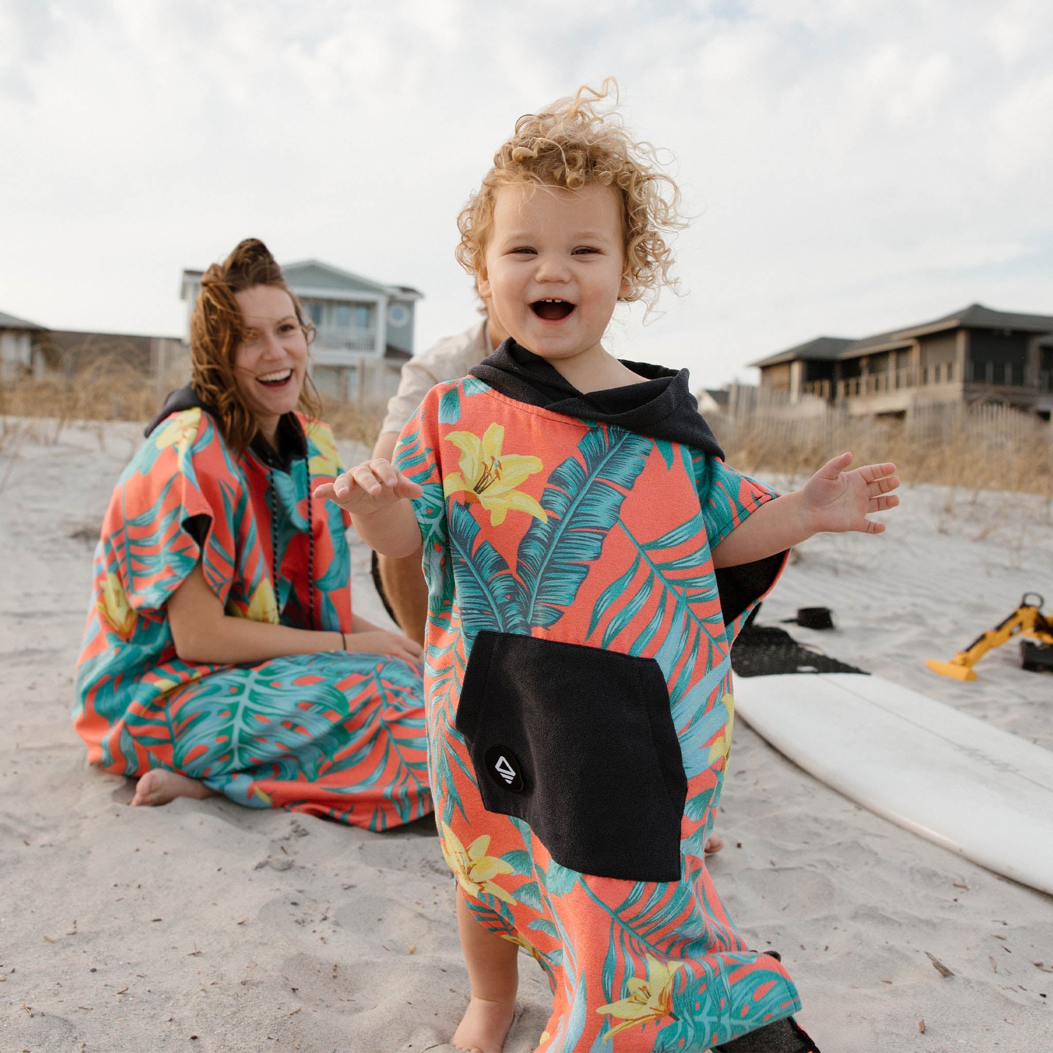 Kids Changing Poncho: Palms Coral - Nomadix