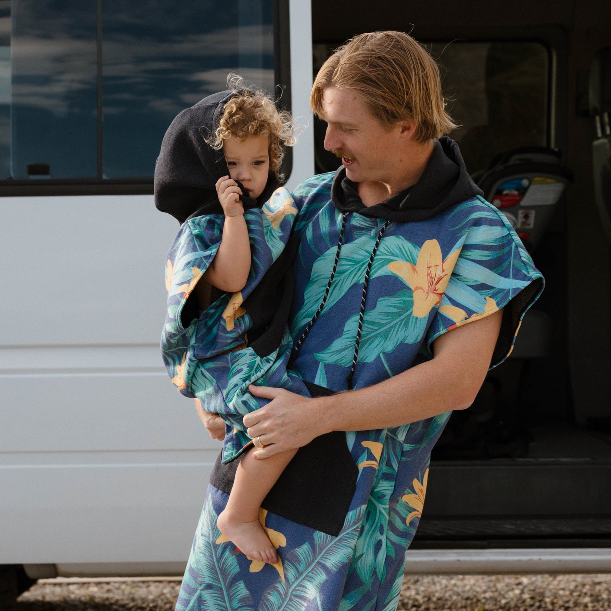 Kids Changing Poncho: Palms Dusk - Nomadix