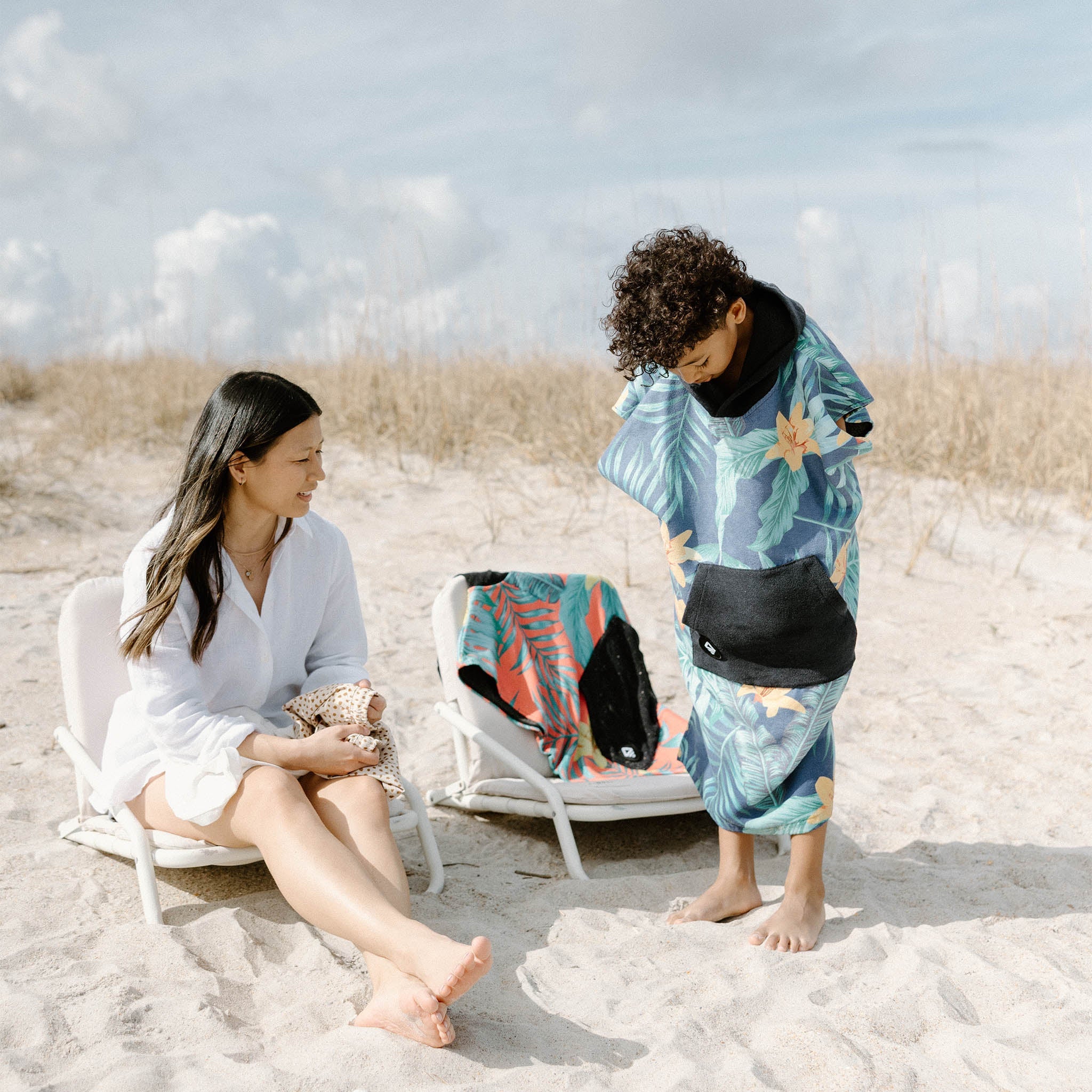 Kids Changing Poncho: Palms Dusk - Nomadix