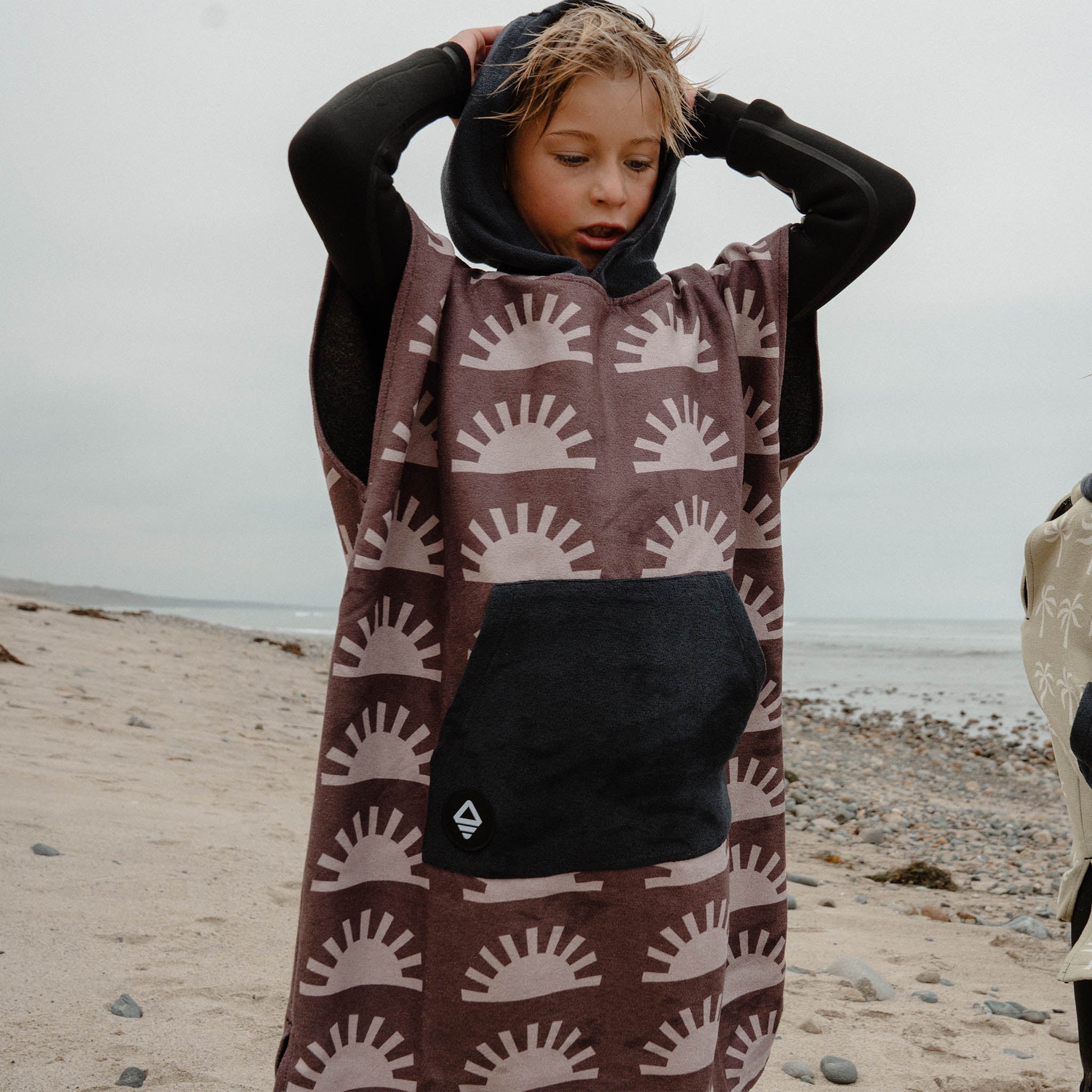 Kids Changing Poncho: Sunshine Burgundy - Nomadix