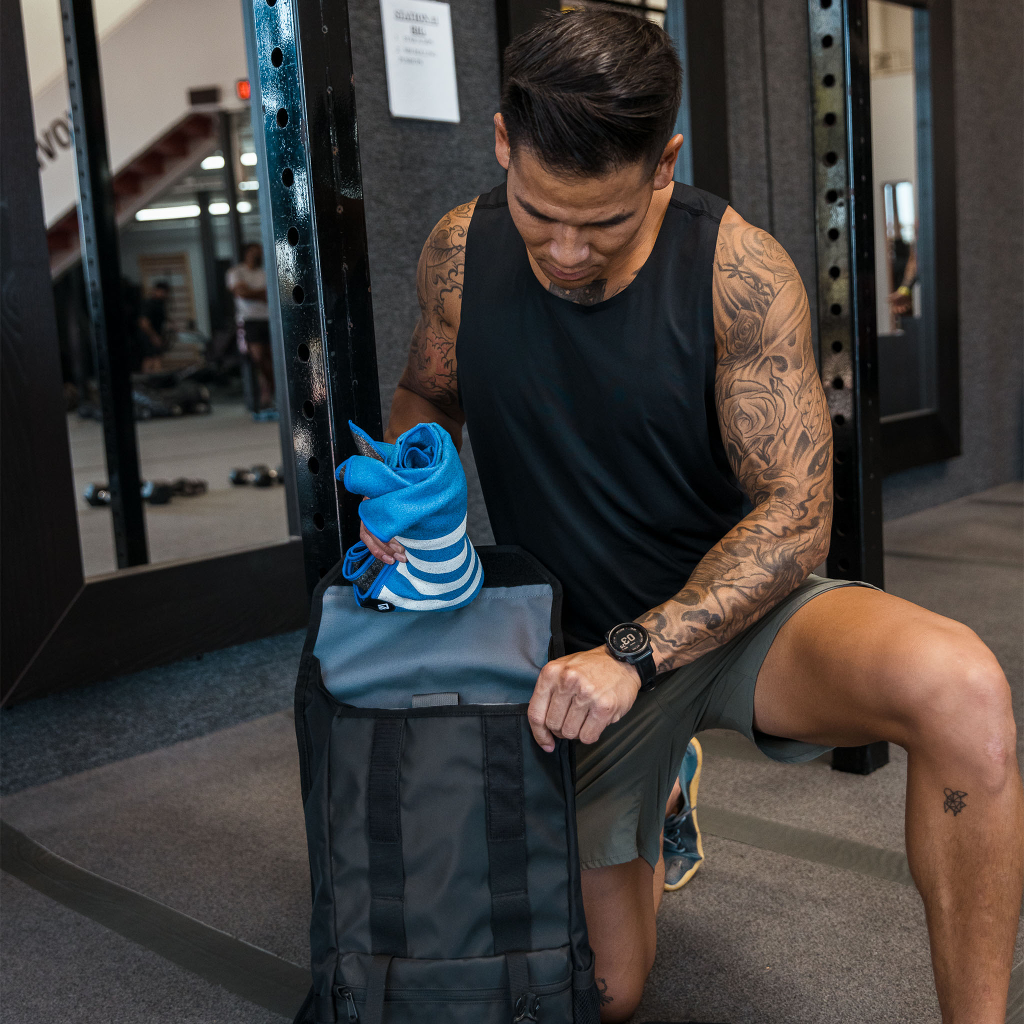 Mini Towel: Poolside Navy - Nomadix