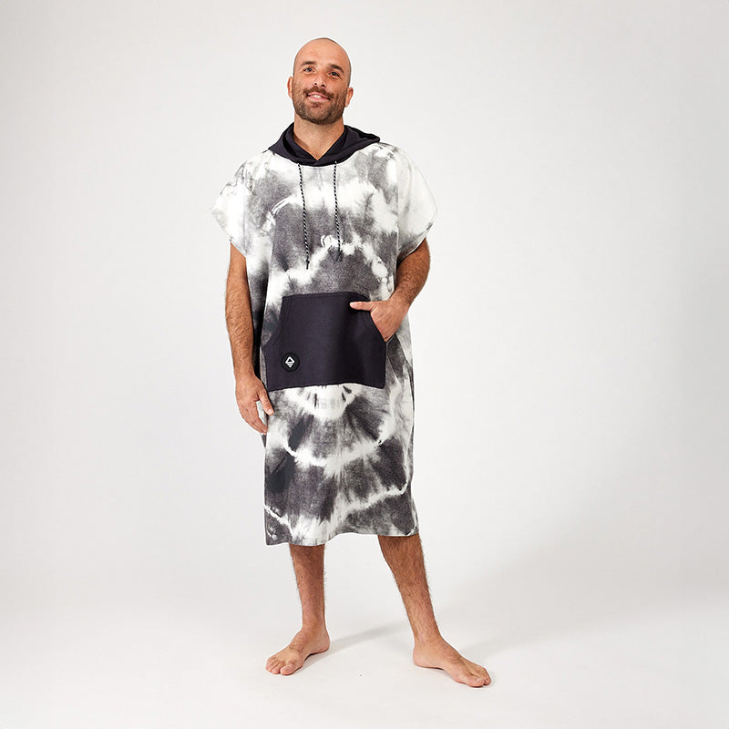 Changing Poncho: Tie-Dye Black and White