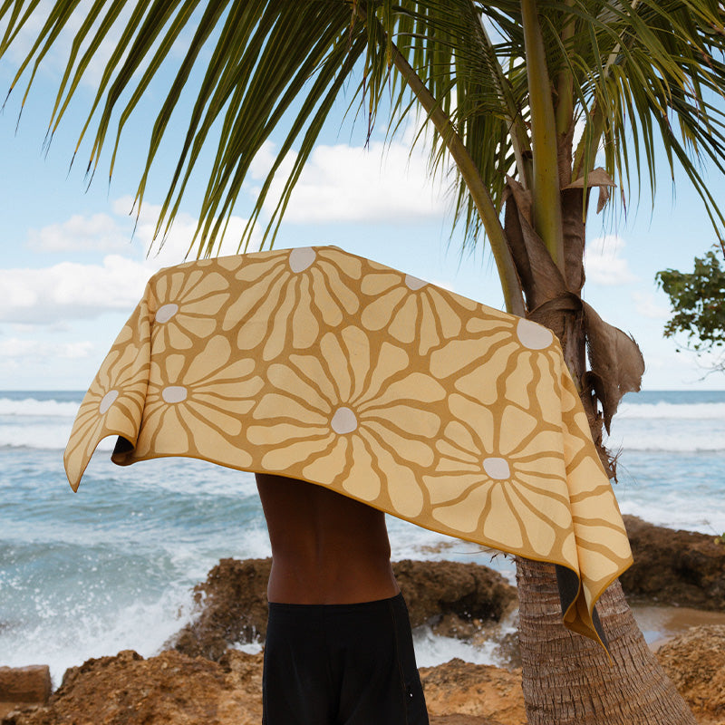 Original Towel: Lazy Daisy Gold