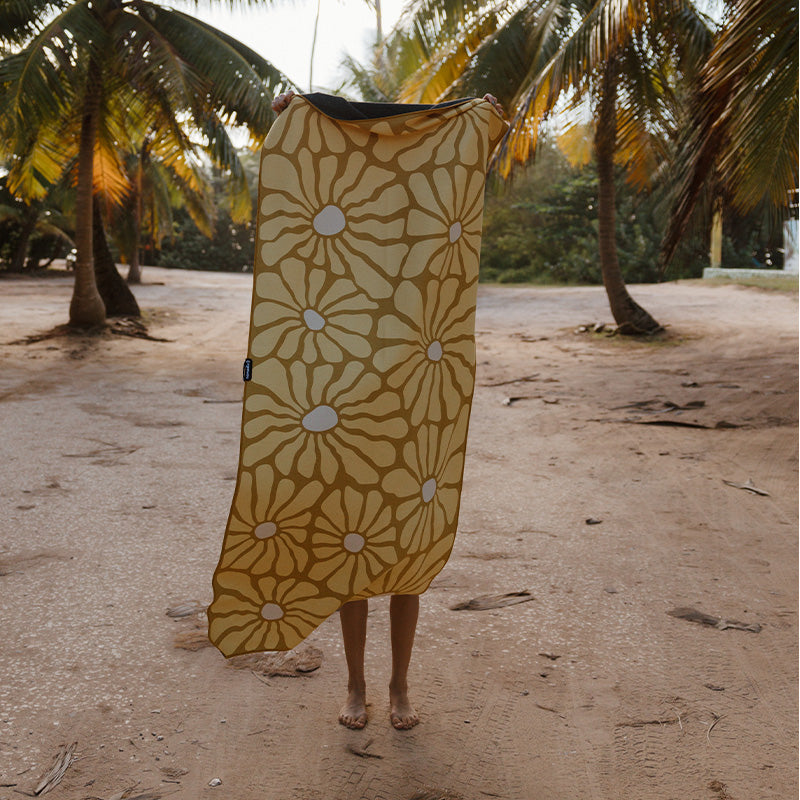 Original Towel: Lazy Daisy Gold