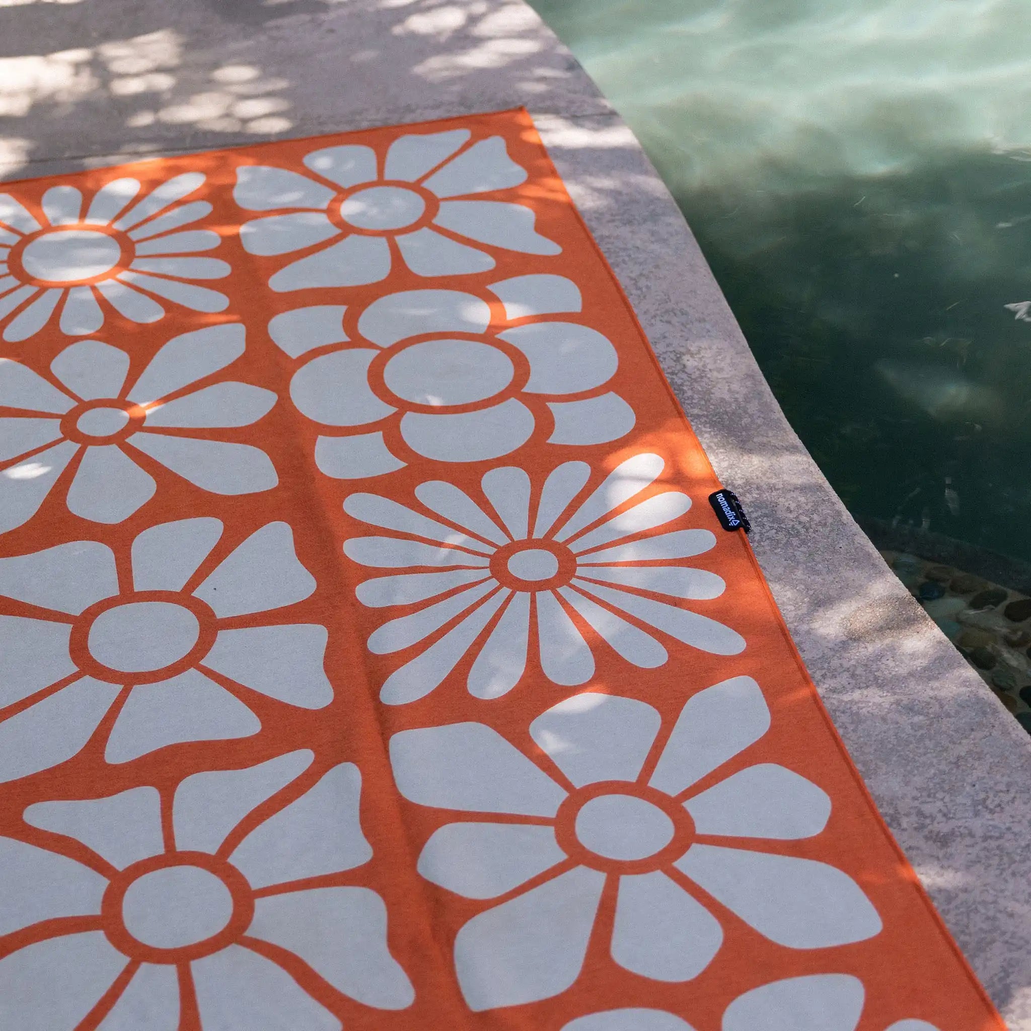 Original Towel: Big Flowers Expedition Orange – Nomadix