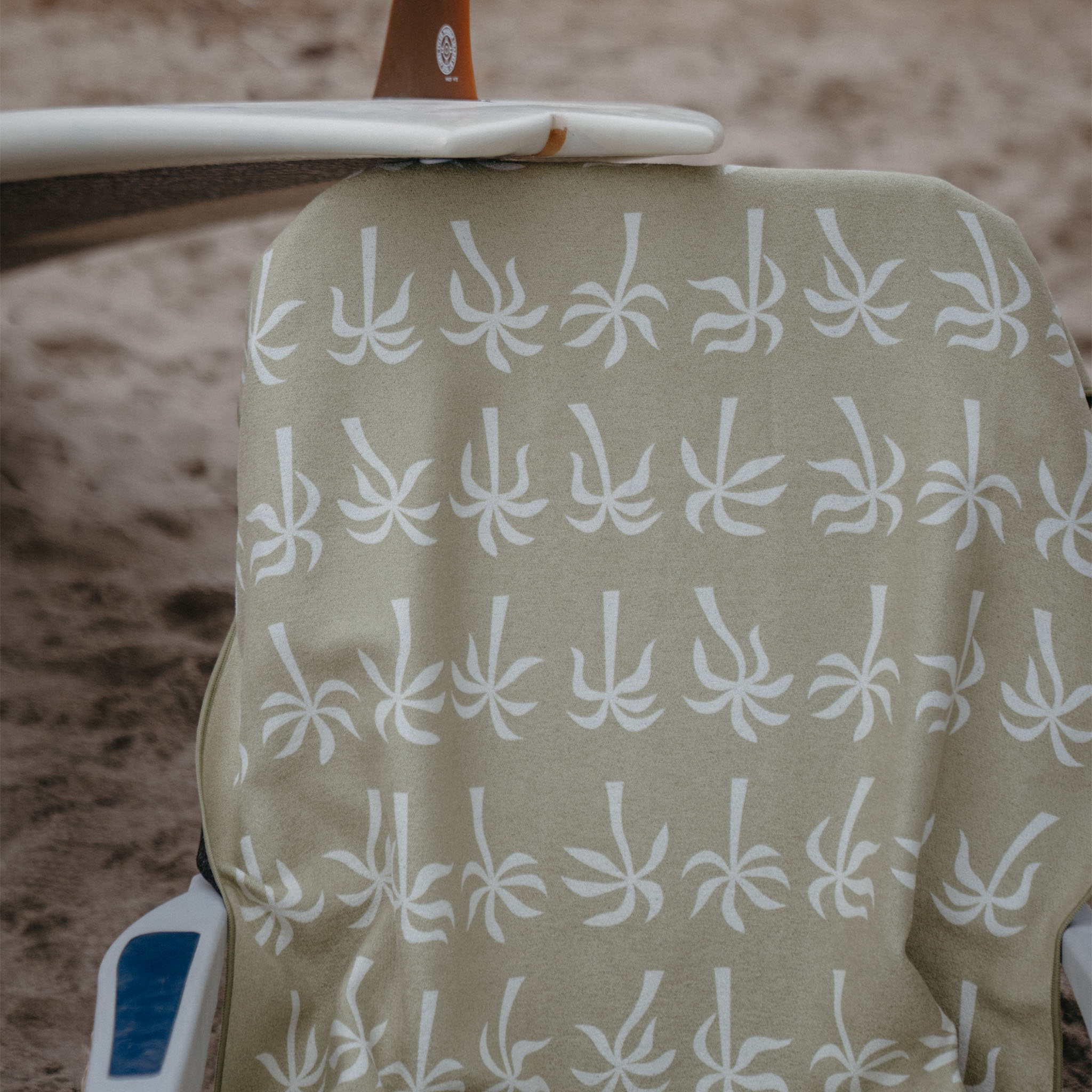 Original Towel: Breezy Palms Olive - Nomadix