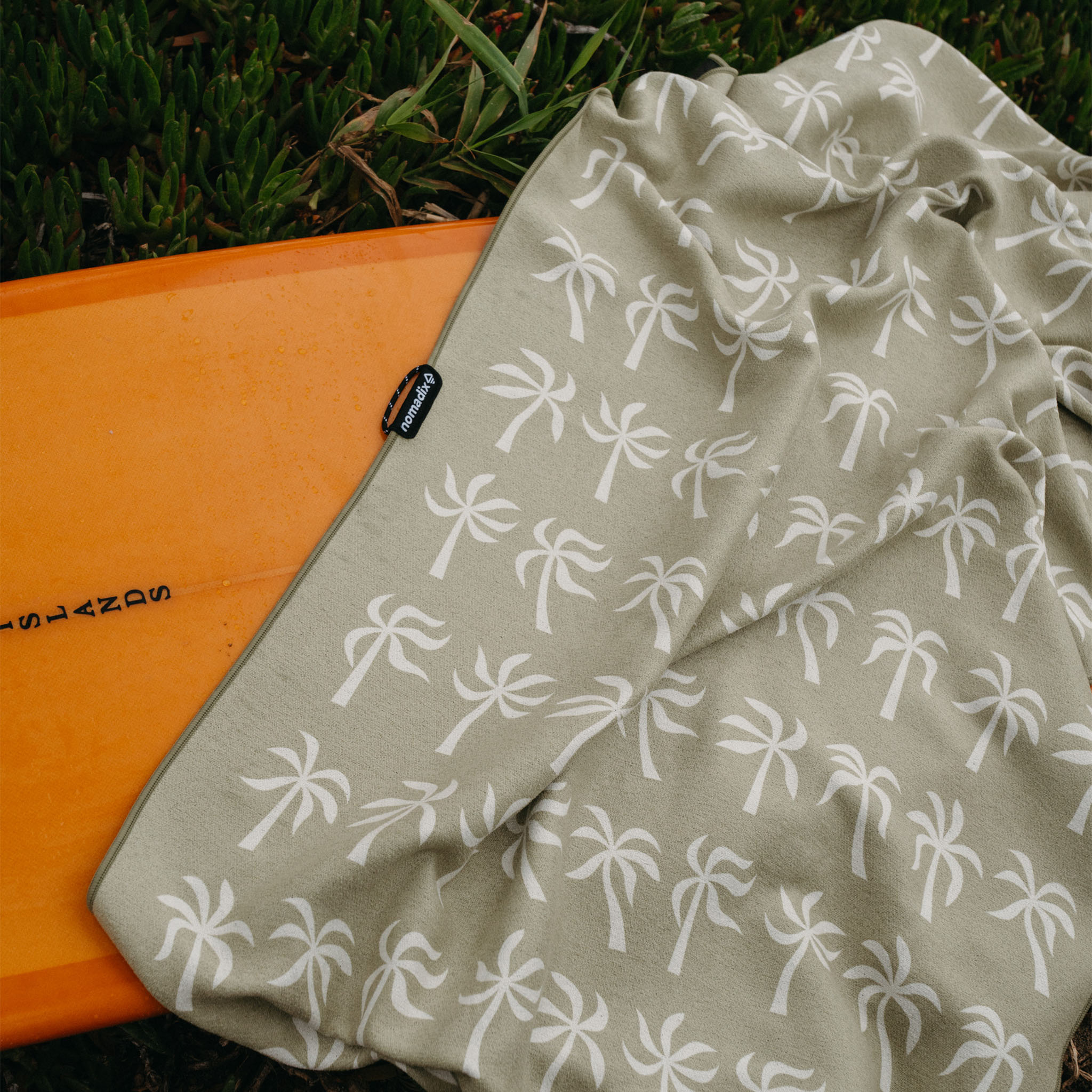 Original Towel: Breezy Palms Olive - Nomadix