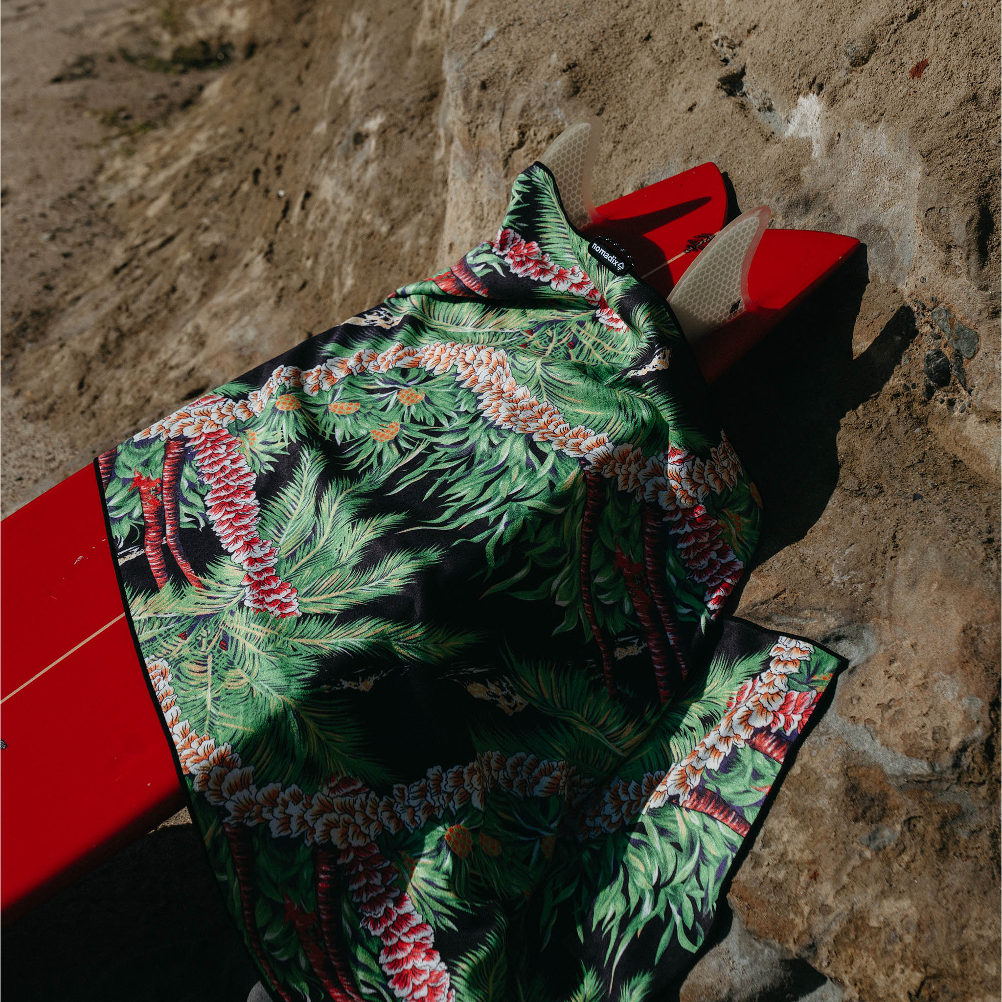 Original Towel: Hoffman Palm Black - Nomadix