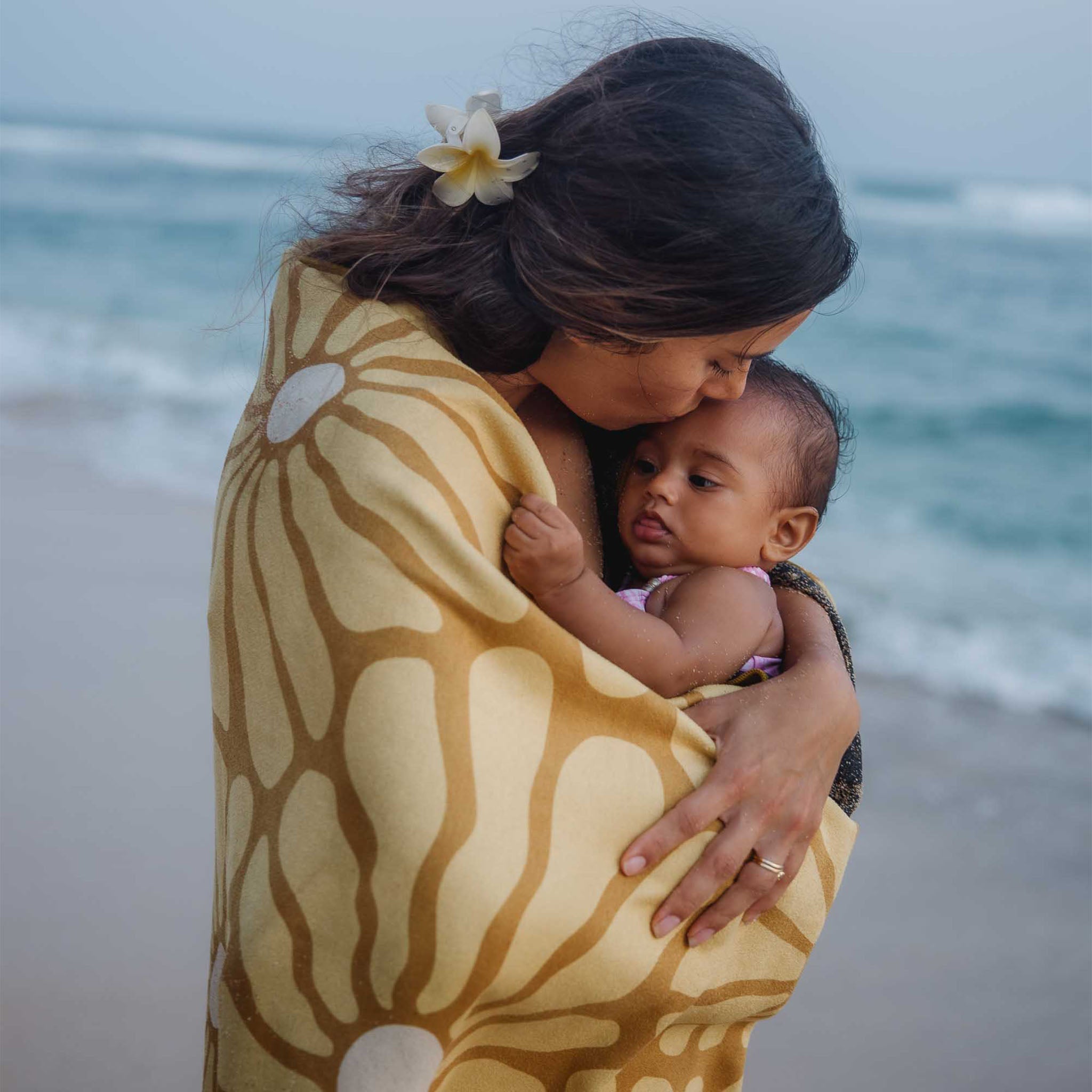 Original Towel: Lazy Daisy Gold - Nomadix