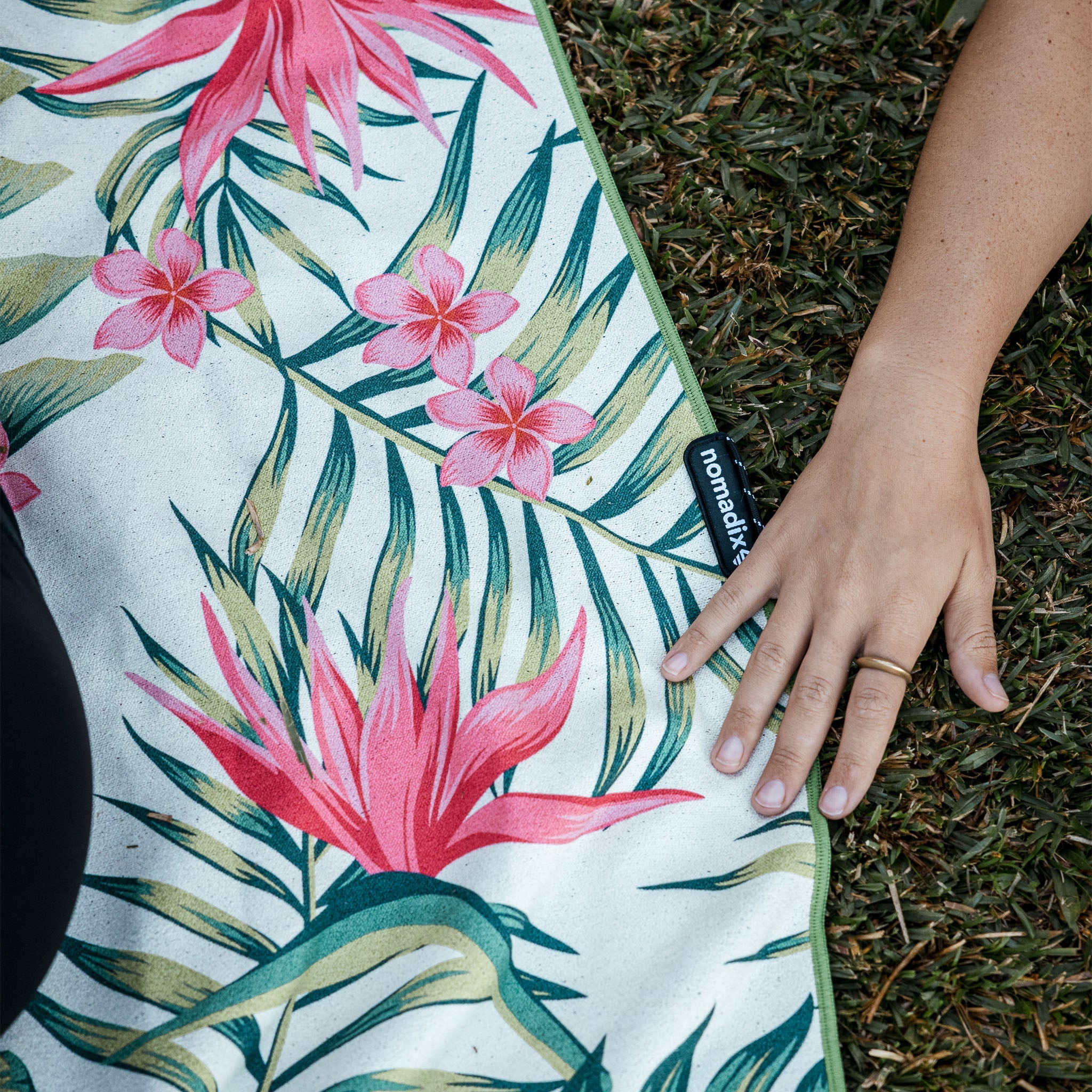 Original Towel: Palms Pink - Nomadix