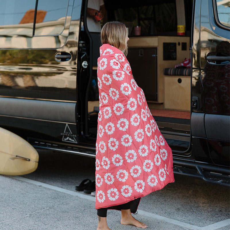 Puffer Blanket: Fresh Flowers Coral - Nomadix