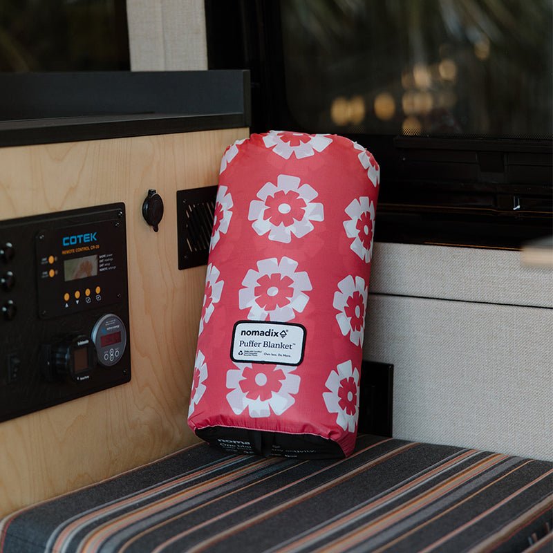Puffer Blanket: Fresh Flowers Coral - Nomadix