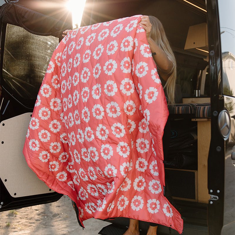 Puffer Blanket: Fresh Flowers Coral - Nomadix