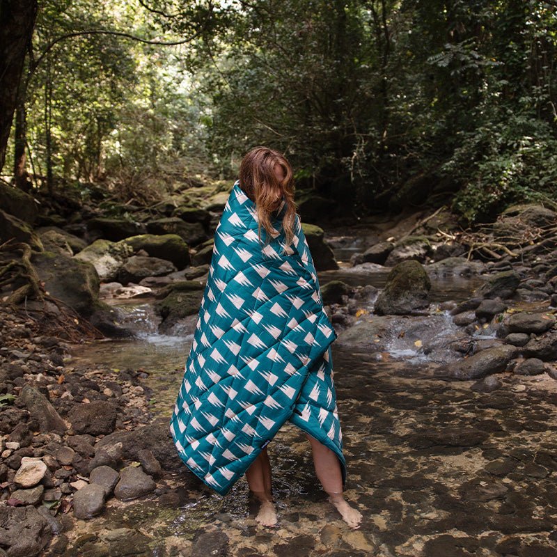 Puffer Blanket: Summit Green - Nomadix