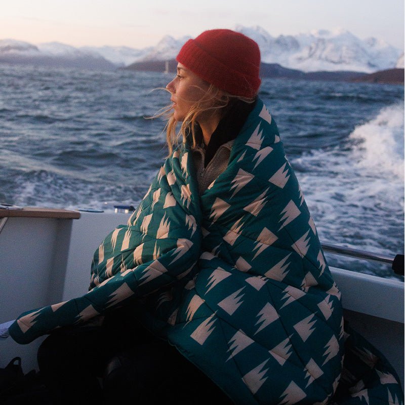 Puffer Blanket: Summit Green - Nomadix