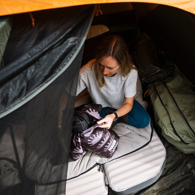 Puffer Blanket: Sunshine Burgundy - Nomadix